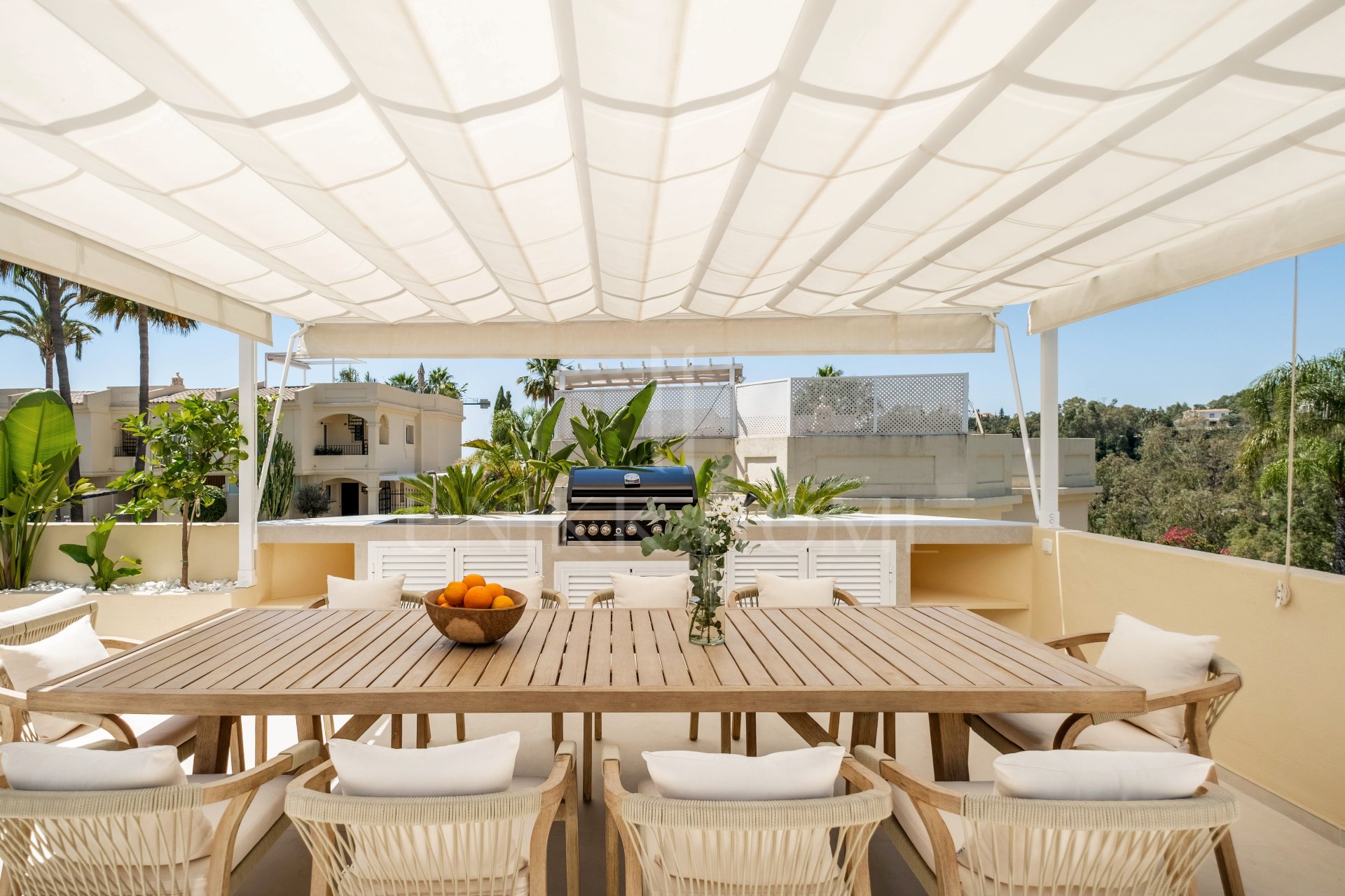 Elegante villa familiar con vistas panorámicas al golf y a la montaña en La Quinta Hills