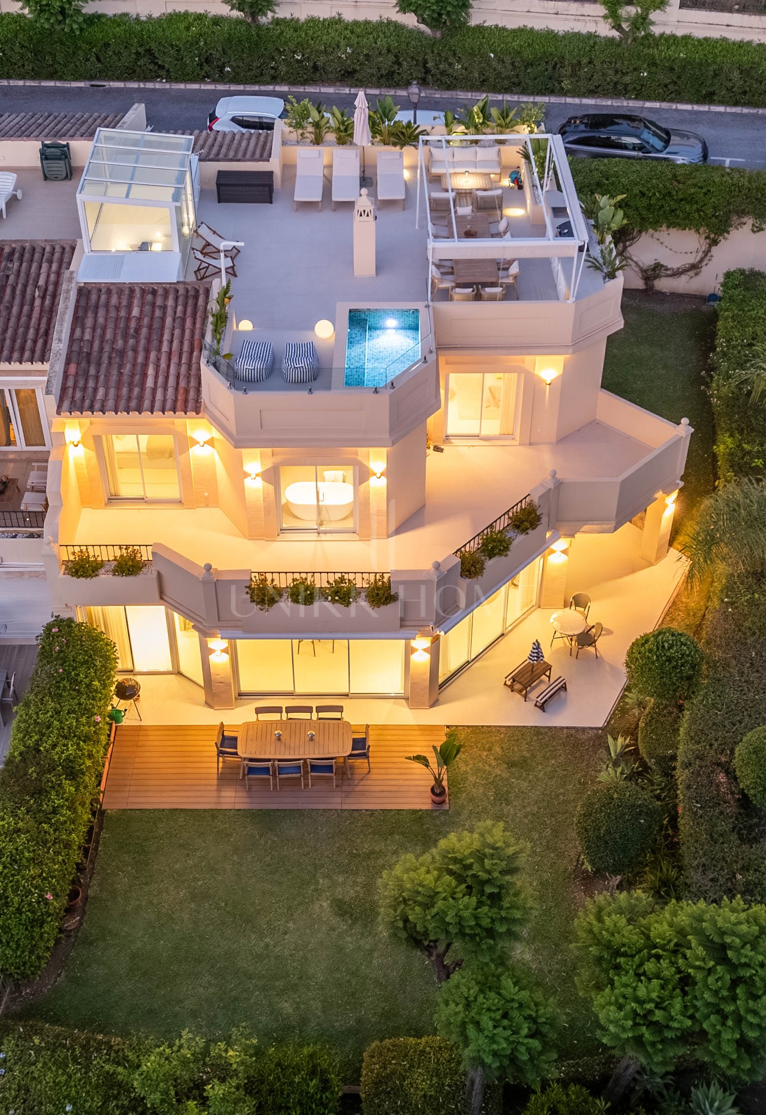 Elegante villa familiar con vistas panorámicas al golf y a la montaña en La Quinta Hills