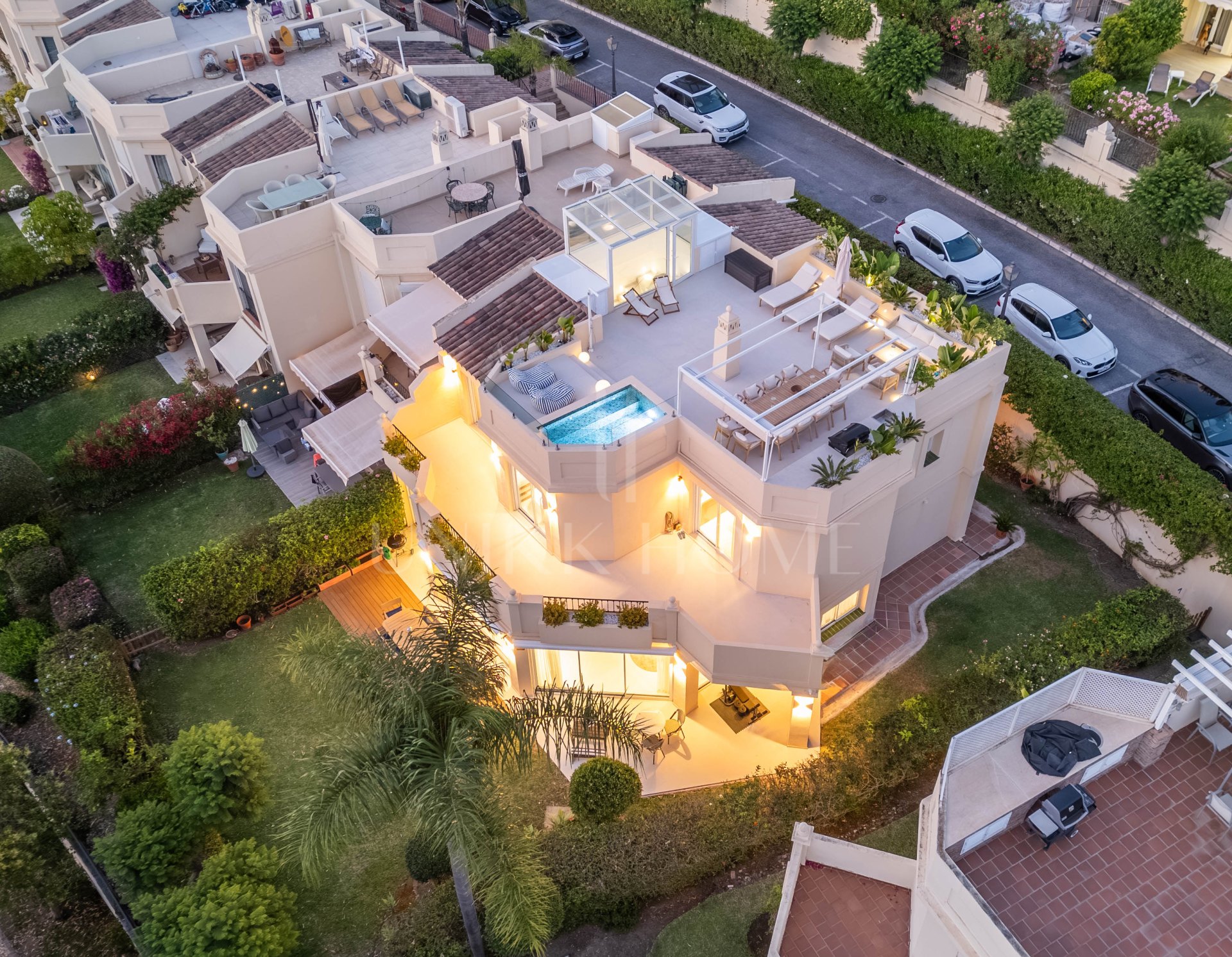 Elegante villa familiar con vistas panorámicas al golf y a la montaña en La Quinta Hills