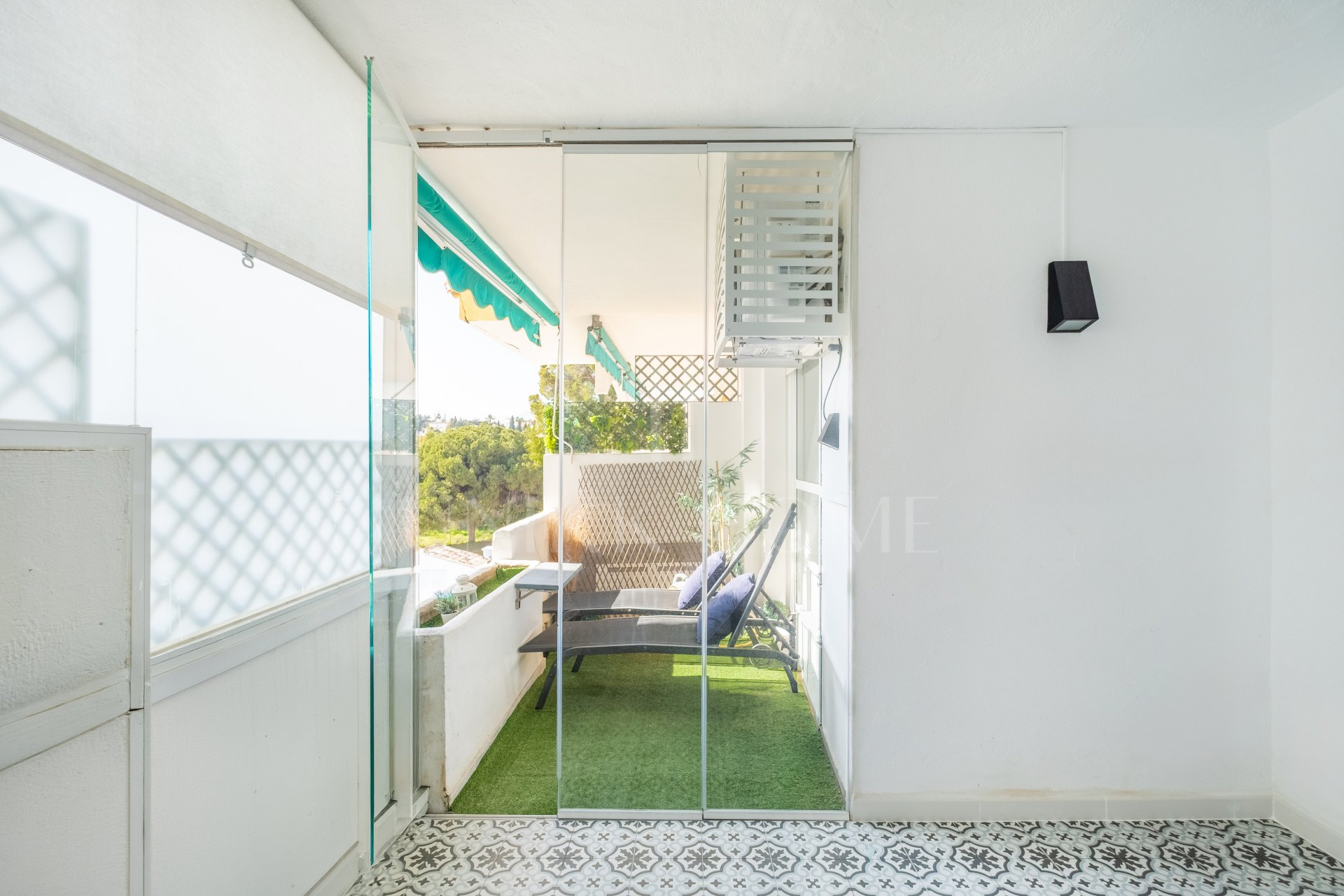 Descubra estos espaciosos apartamentos de 2 dormitorios en Cabopino