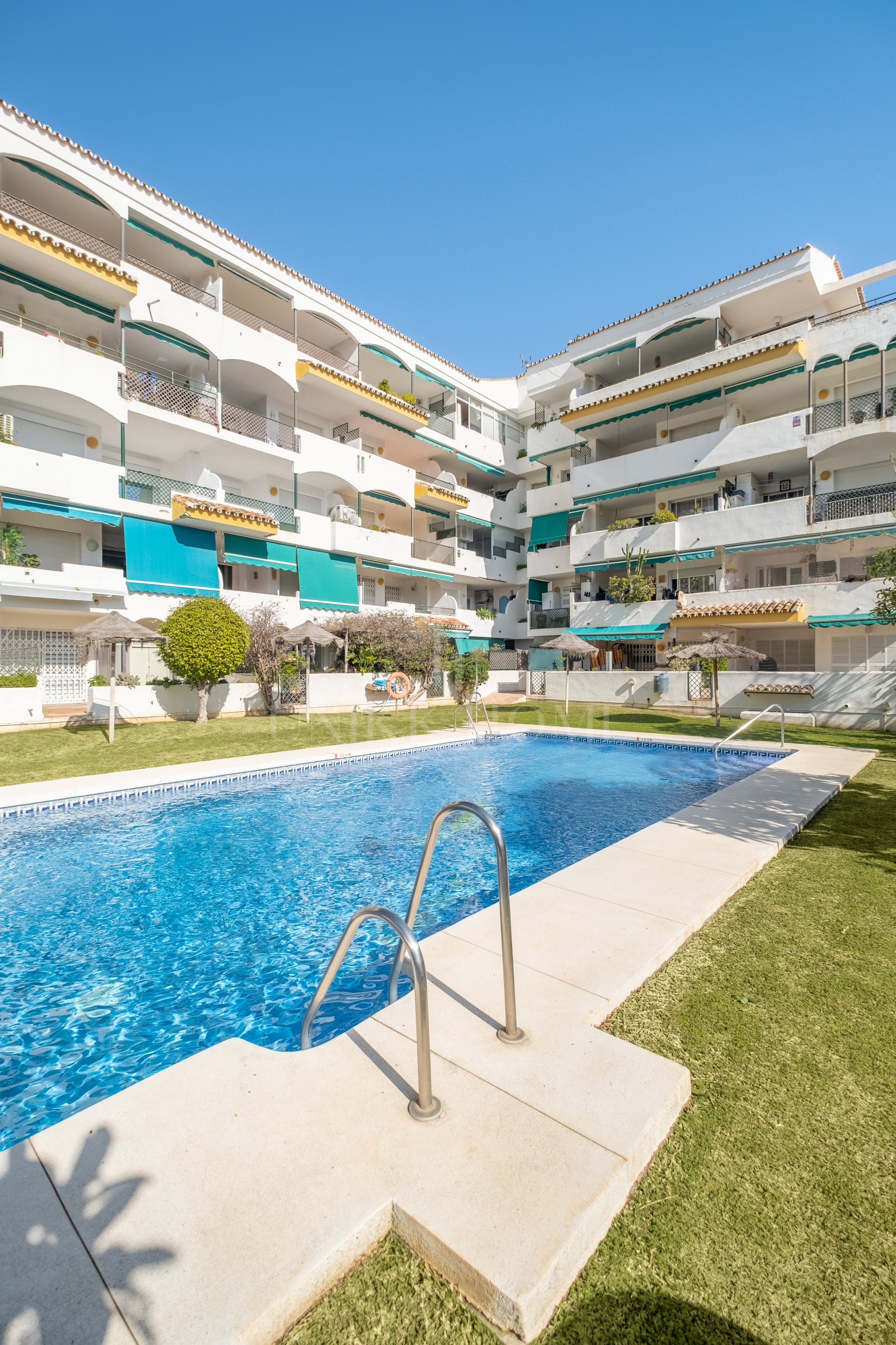 Descubra estos espaciosos apartamentos de 2 dormitorios en Cabopino