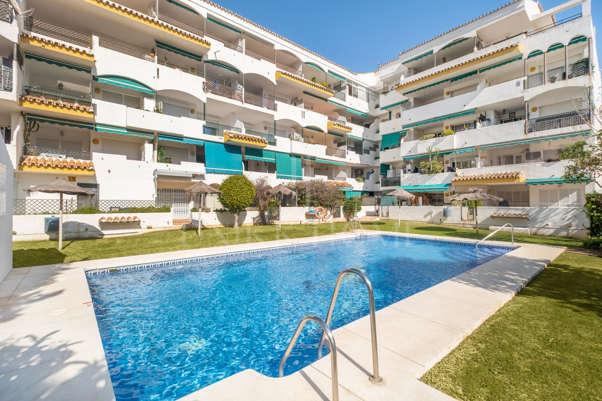 Descubra estos espaciosos apartamentos de 2 dormitorios en Cabopino