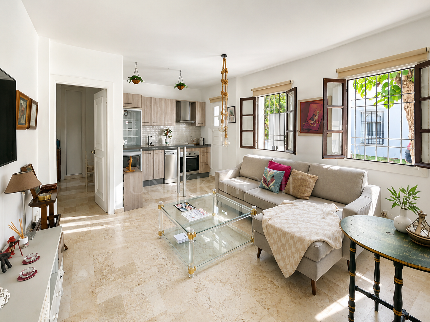 Cozy, sunny, Andalusian, close to the beach
