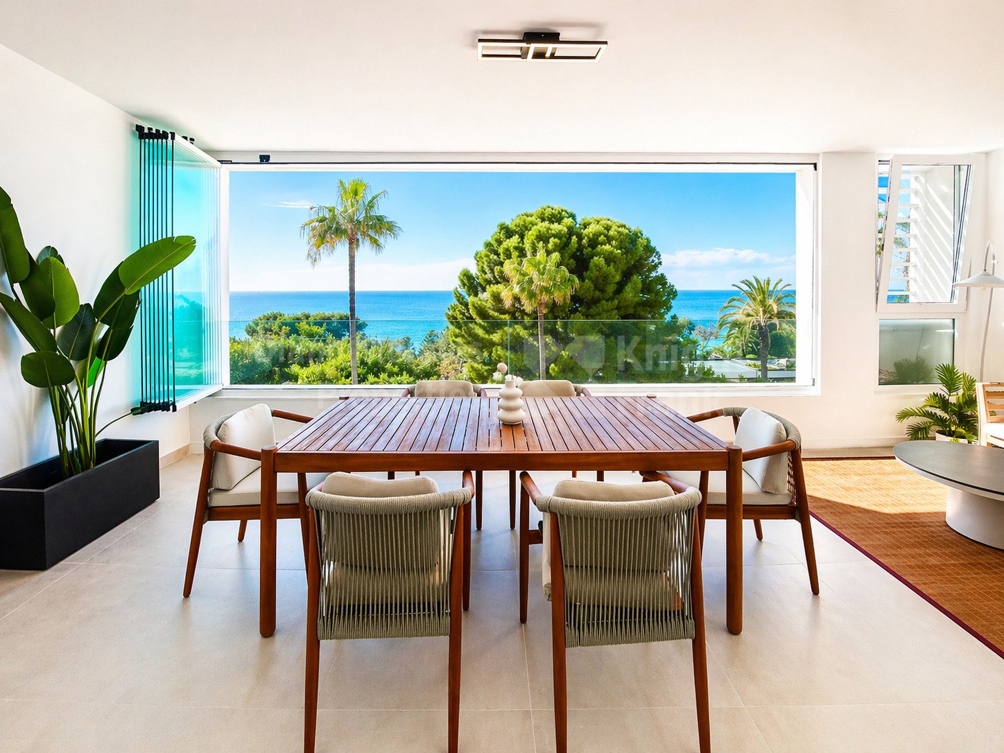 Newly renovated apartment for sale in Torre Real
