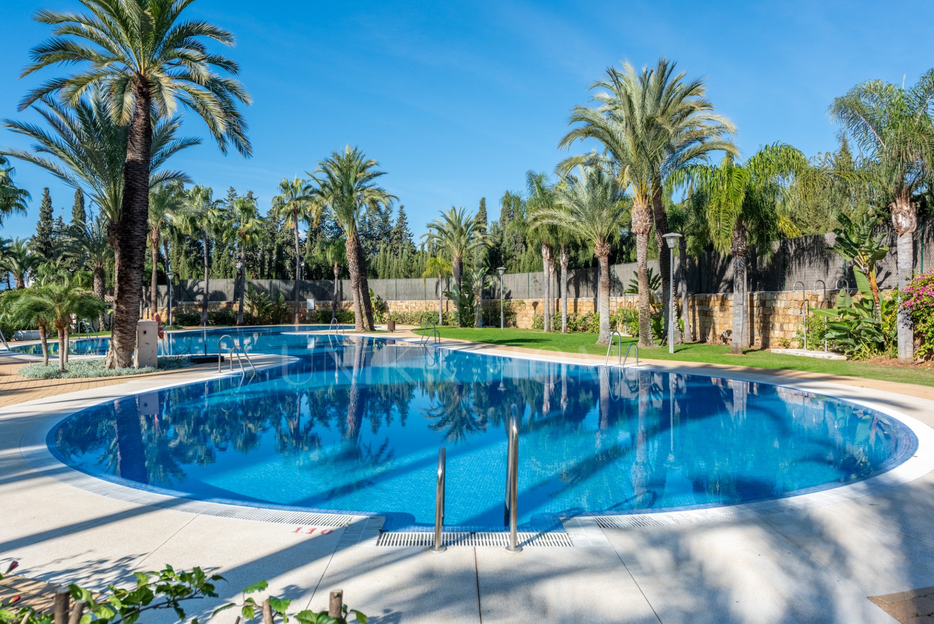 Apartamento en planta baja en La Medina de Banús