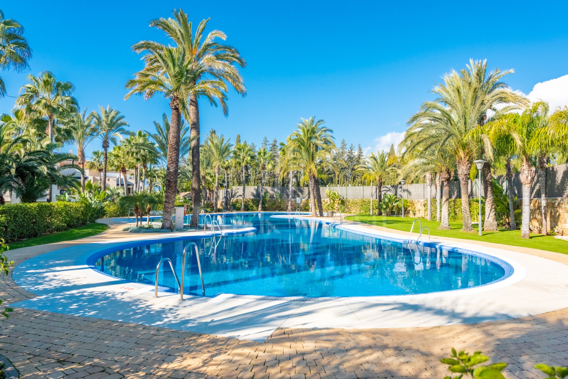 Apartamento en planta baja en La Medina de Banús