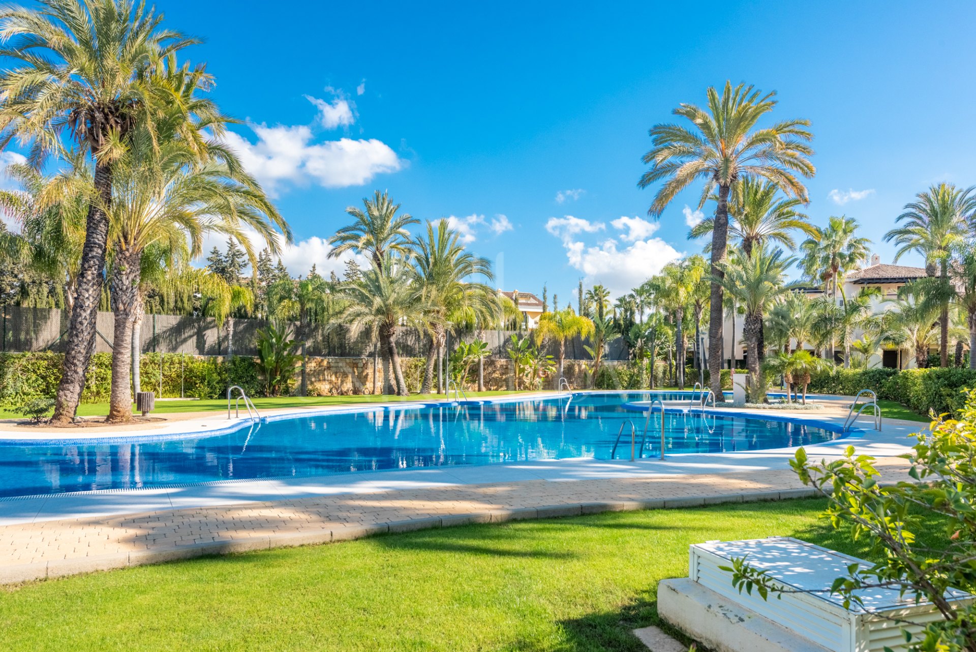 Apartamento en planta baja en La Medina de Banús