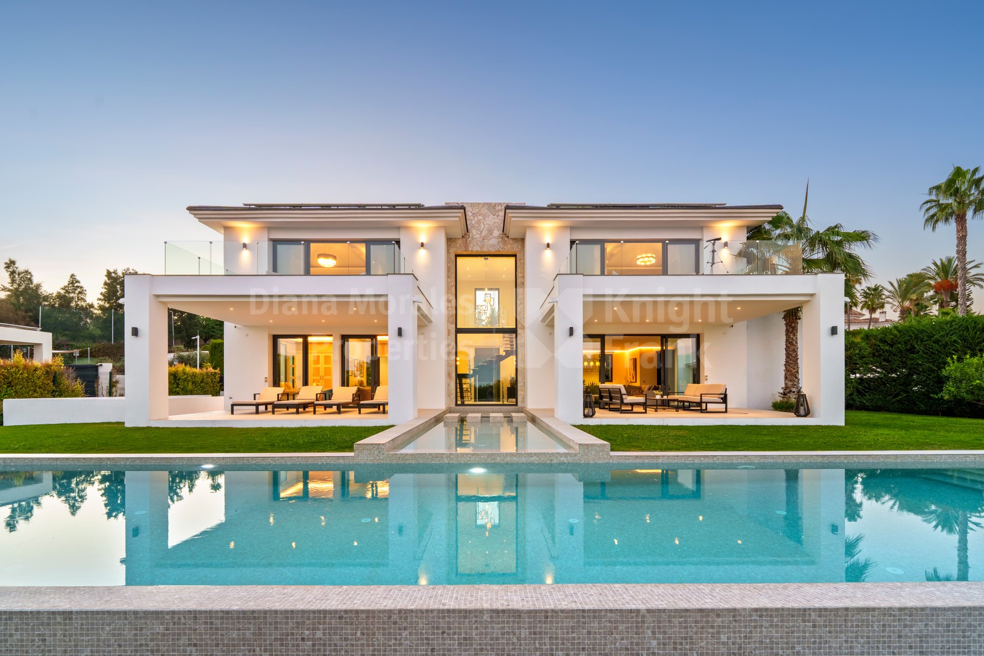 Villa Nova: contemporary architecture and outdoor living
