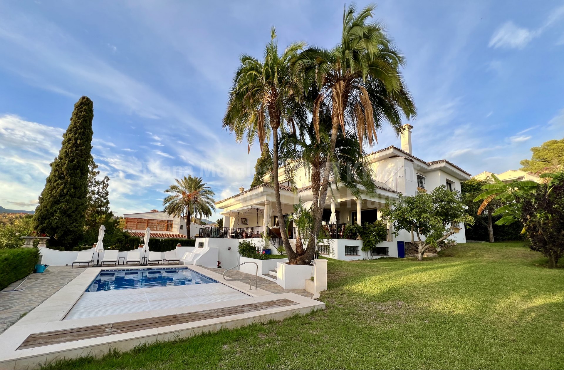 Convenient and solidly built villa close to amenities and golf courses