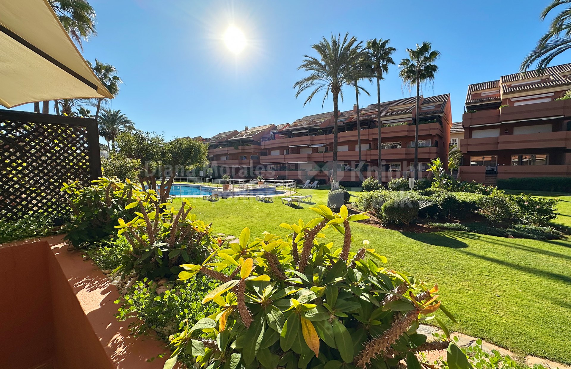 Beachside two-bedroom west facing apartment near Puerto Banus