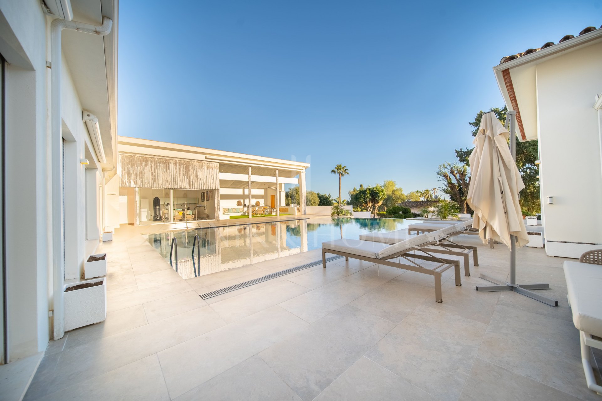 Villa moderna renovada espaciosa, junto Guadalmina Golf