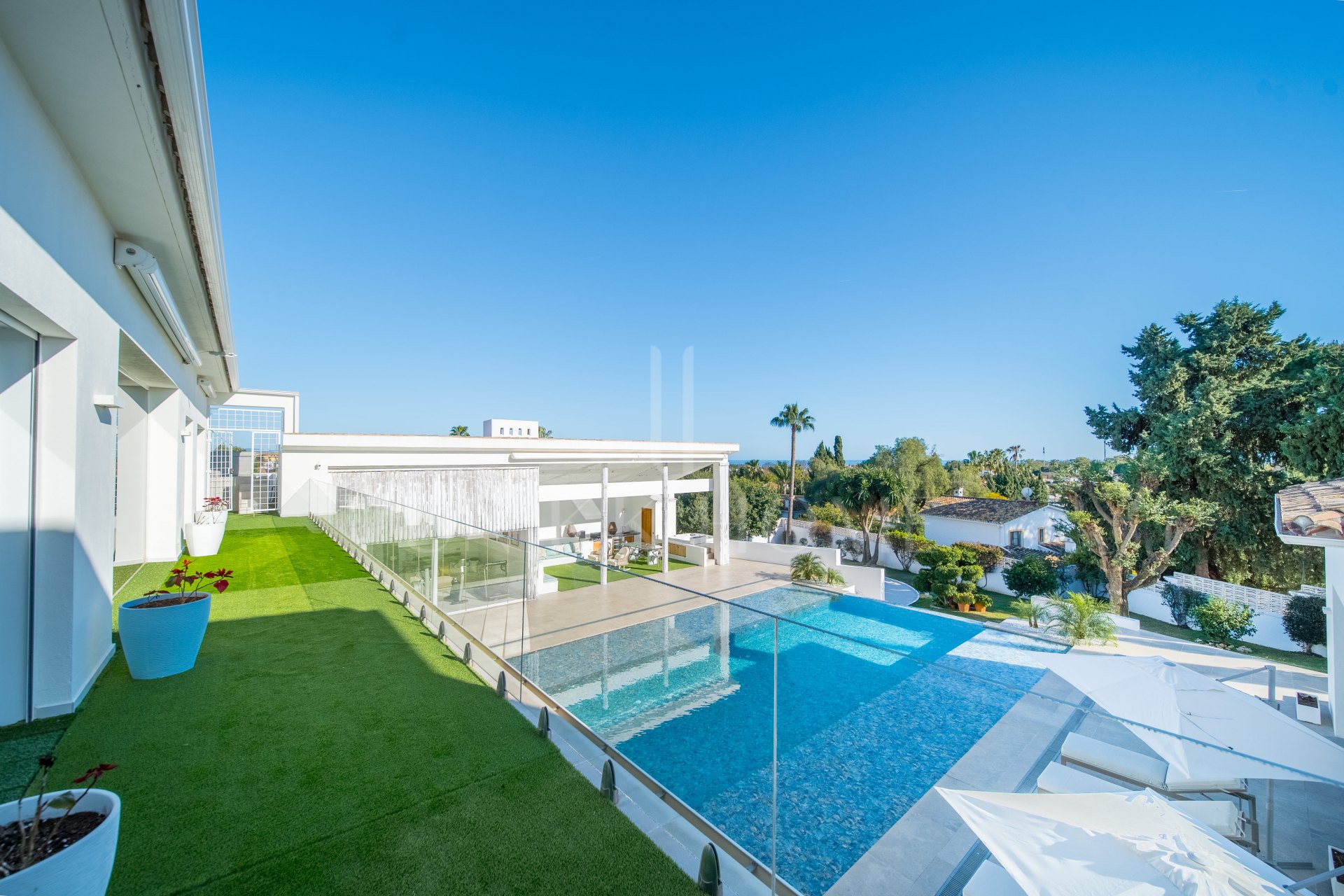 Villa moderna renovada espaciosa, junto Guadalmina Golf