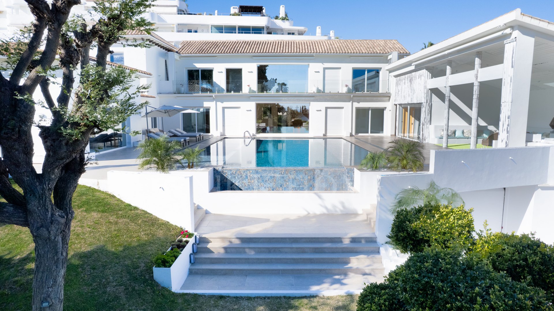 Villa moderna renovada espaciosa, junto Guadalmina Golf