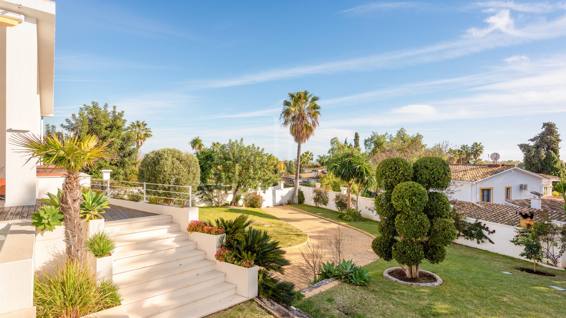 Modern Villa Llave en Mano , Reformada junto a Guadalmina Golf