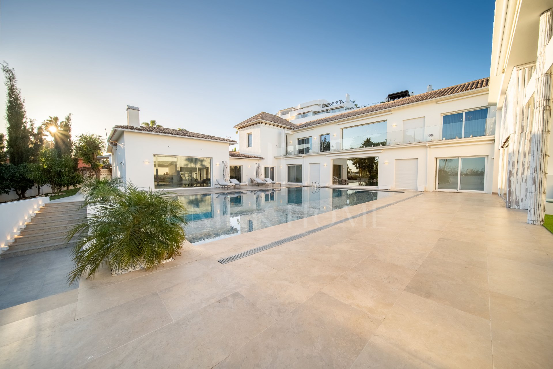 Villa moderna renovada espaciosa, junto Guadalmina Golf