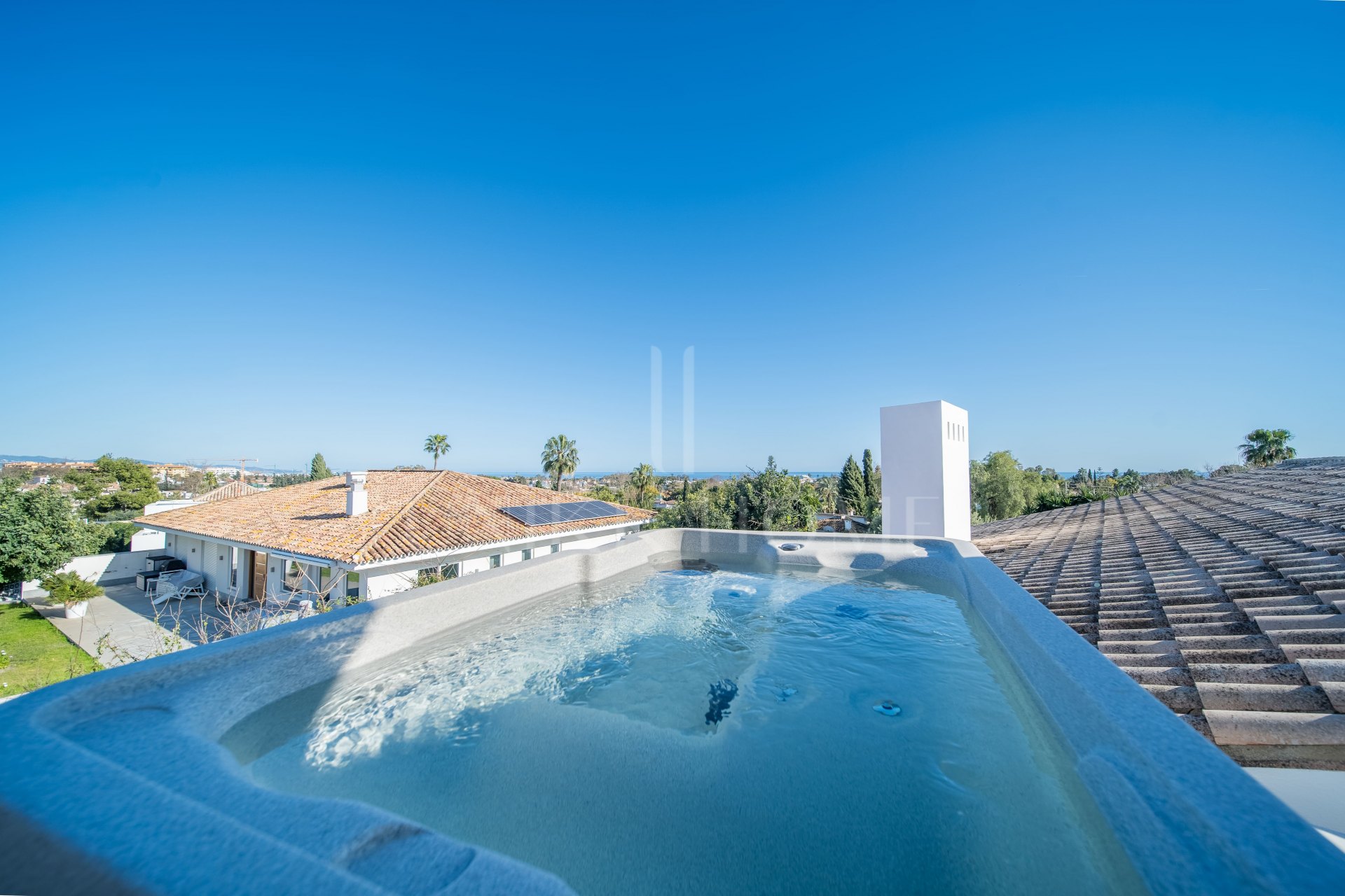 Villa moderna renovada espaciosa, junto Guadalmina Golf