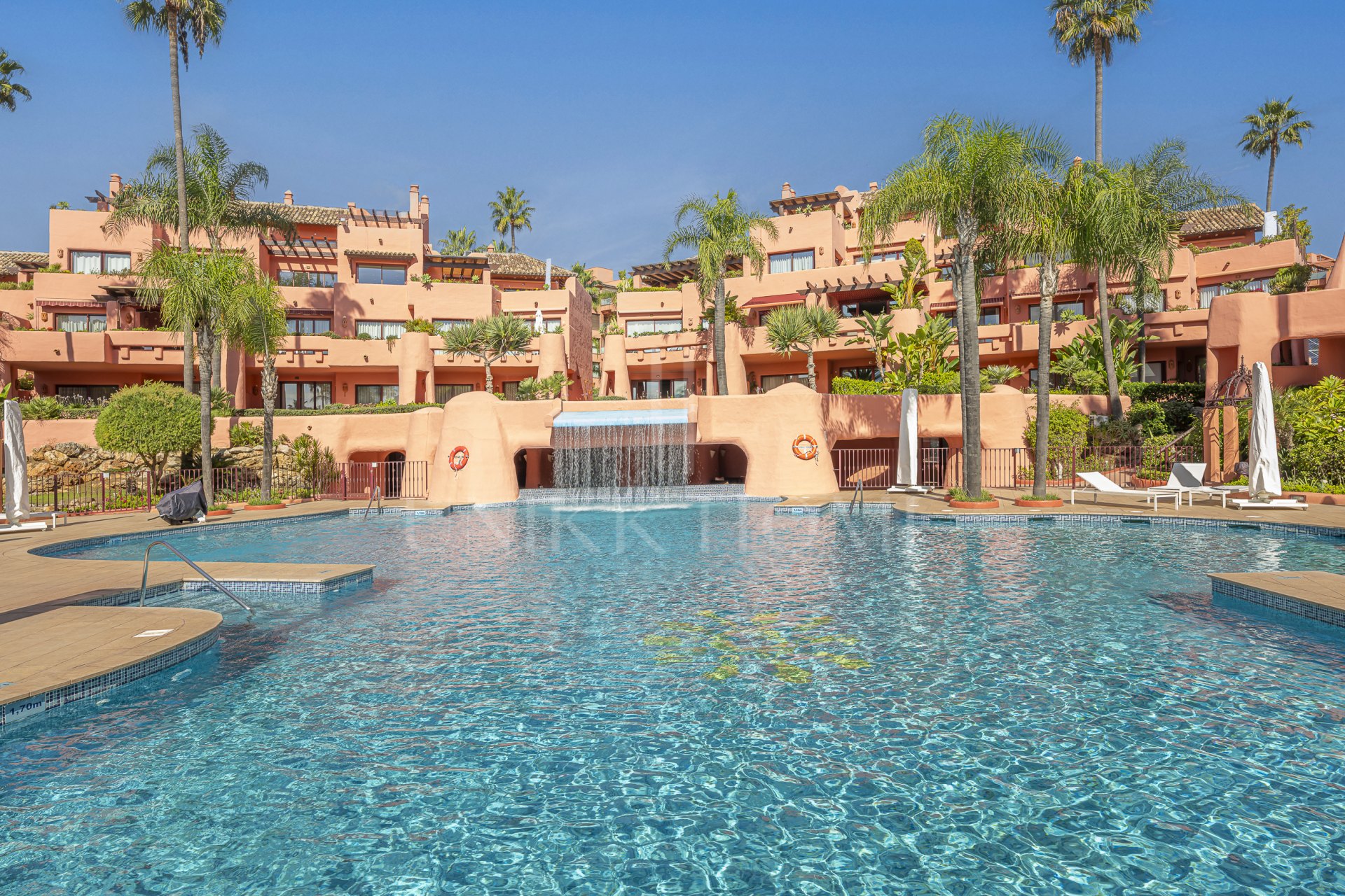 Beachfront Ground-Floor Apartment in Cabo Bermejo, Estepona