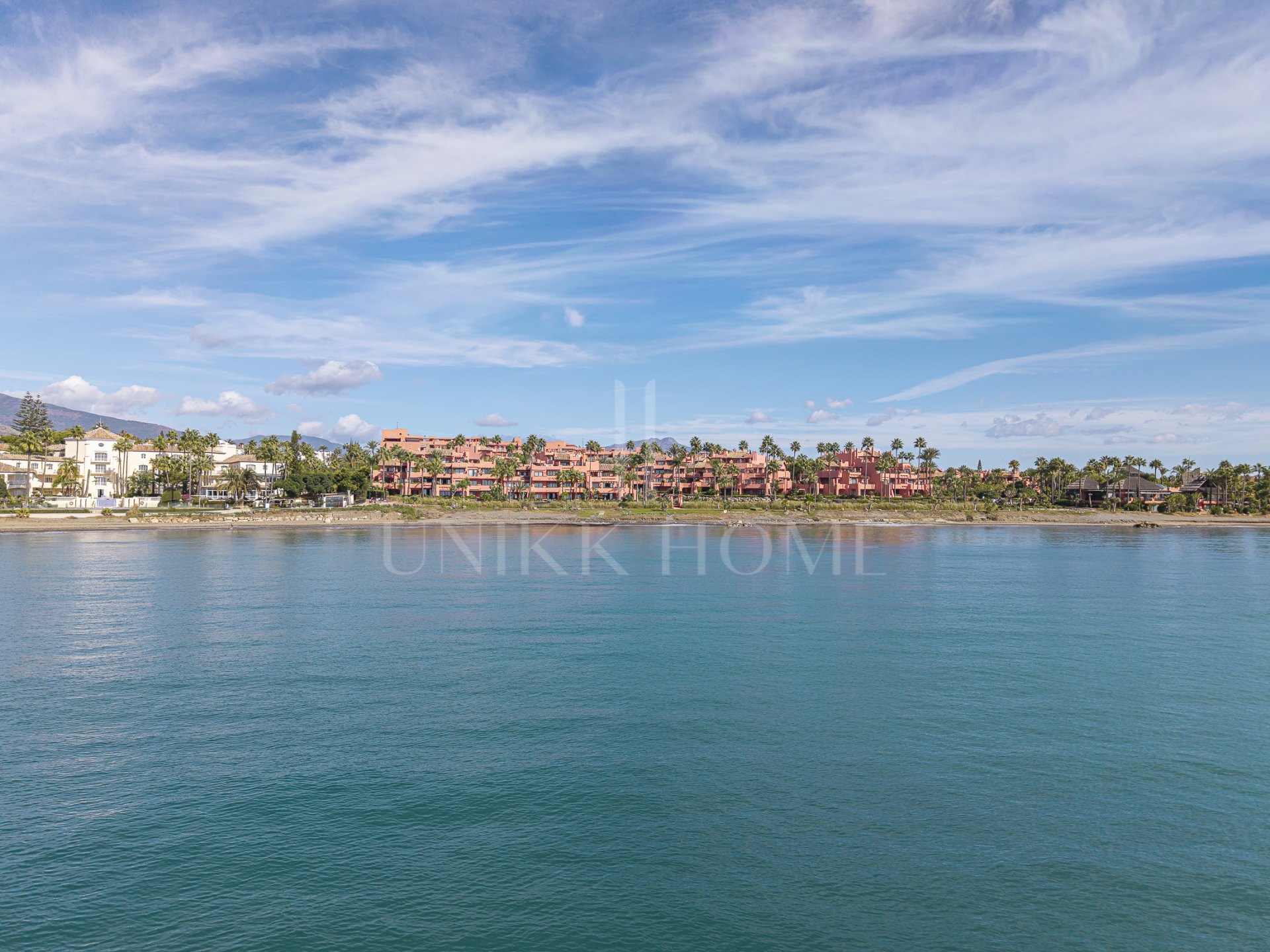 Beachfront Ground-Floor Apartment in Cabo Bermejo, Estepona