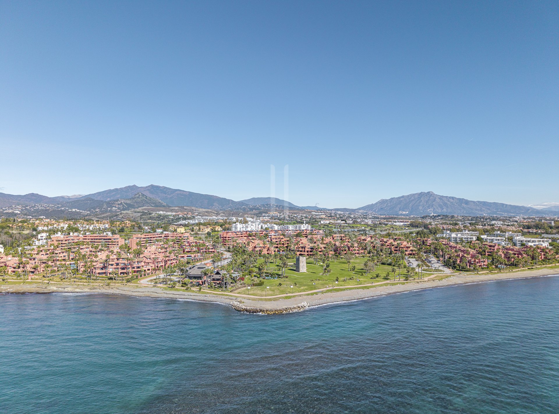 Panoramic Sea Views Beachfront Penthouse, New Golden Mile