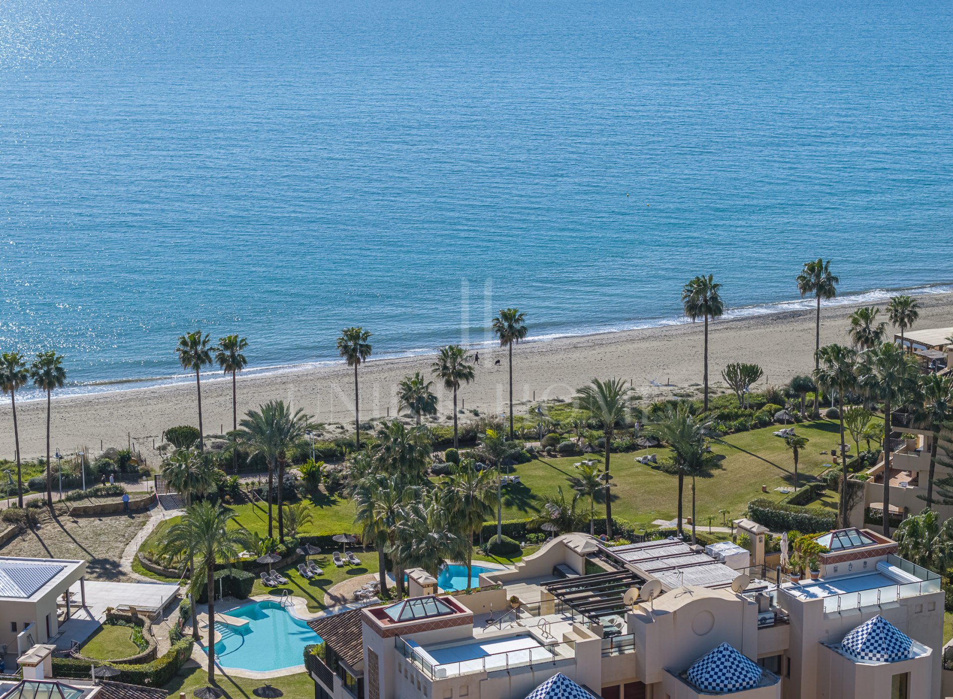 Frontline Beach Apartment in Costalita del Mar