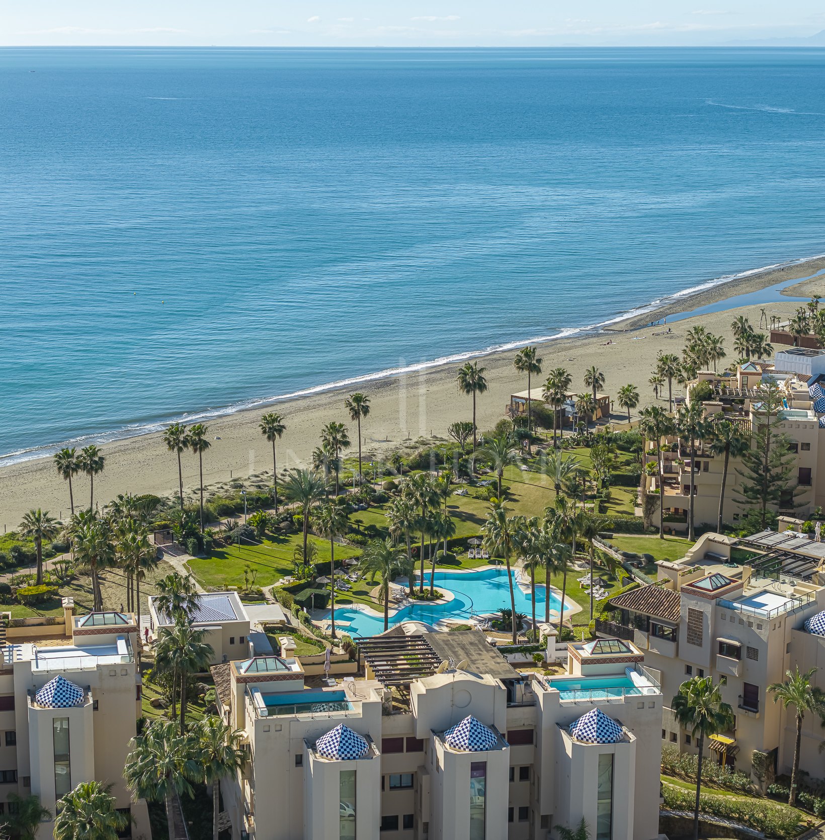 Frontline Beach Apartment in Costalita del Mar