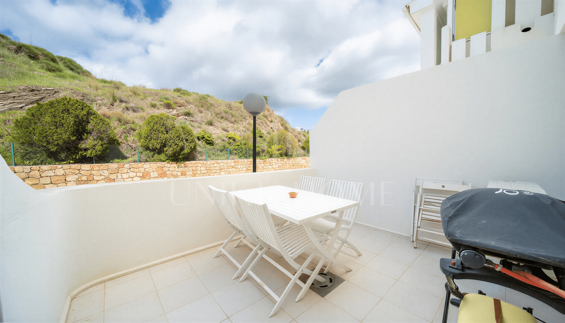 Two Bedroom Apartment with Panoramic Sea Views, Calahonda