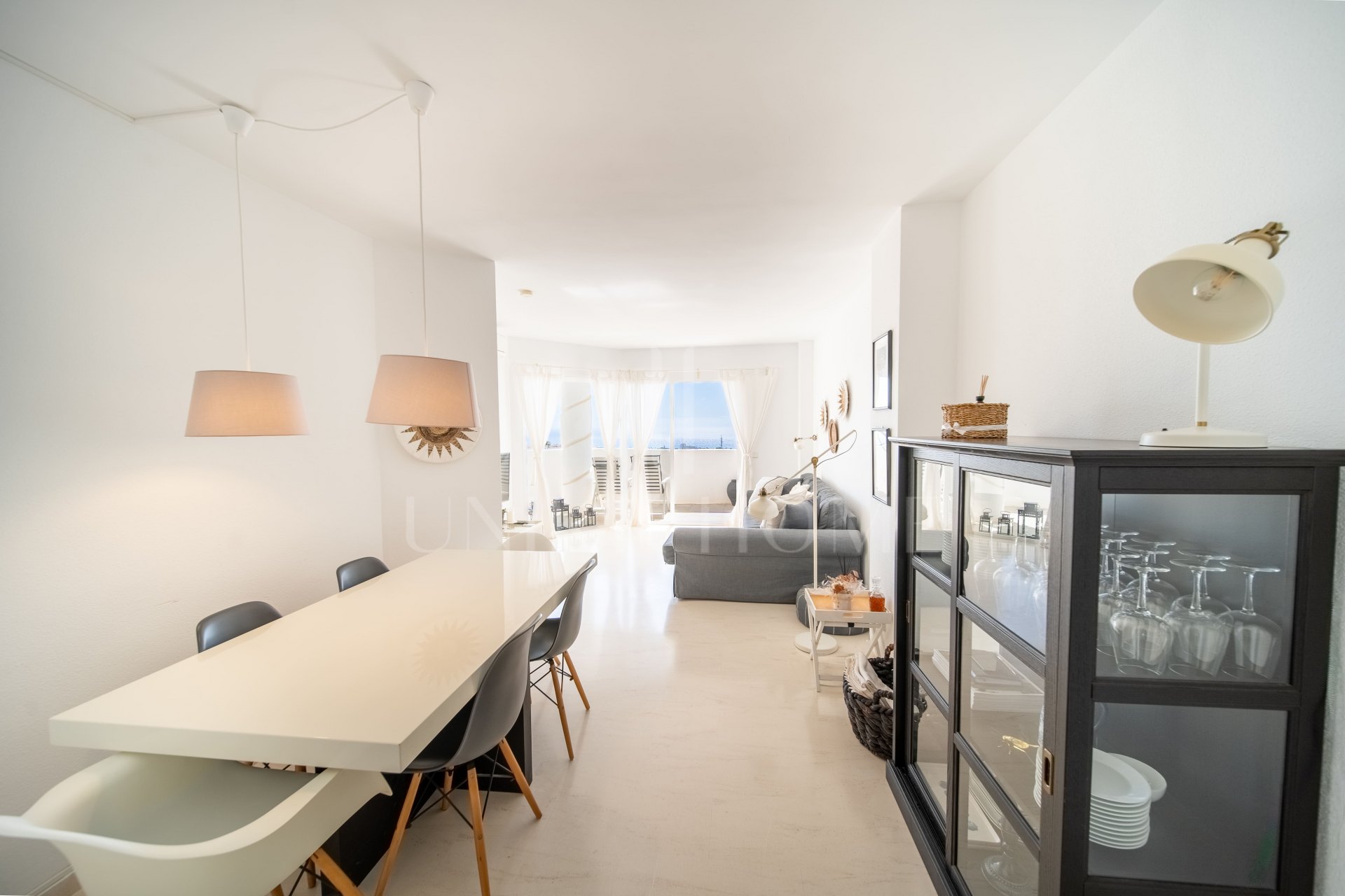 Two Bedroom Apartment with Panoramic Sea Views, Calahonda