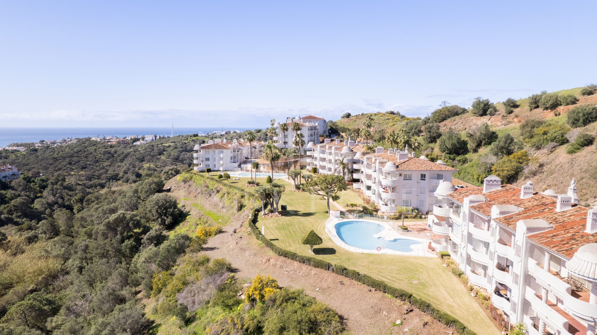 Two Bedroom Apartment with Panoramic Sea Views, Calahonda