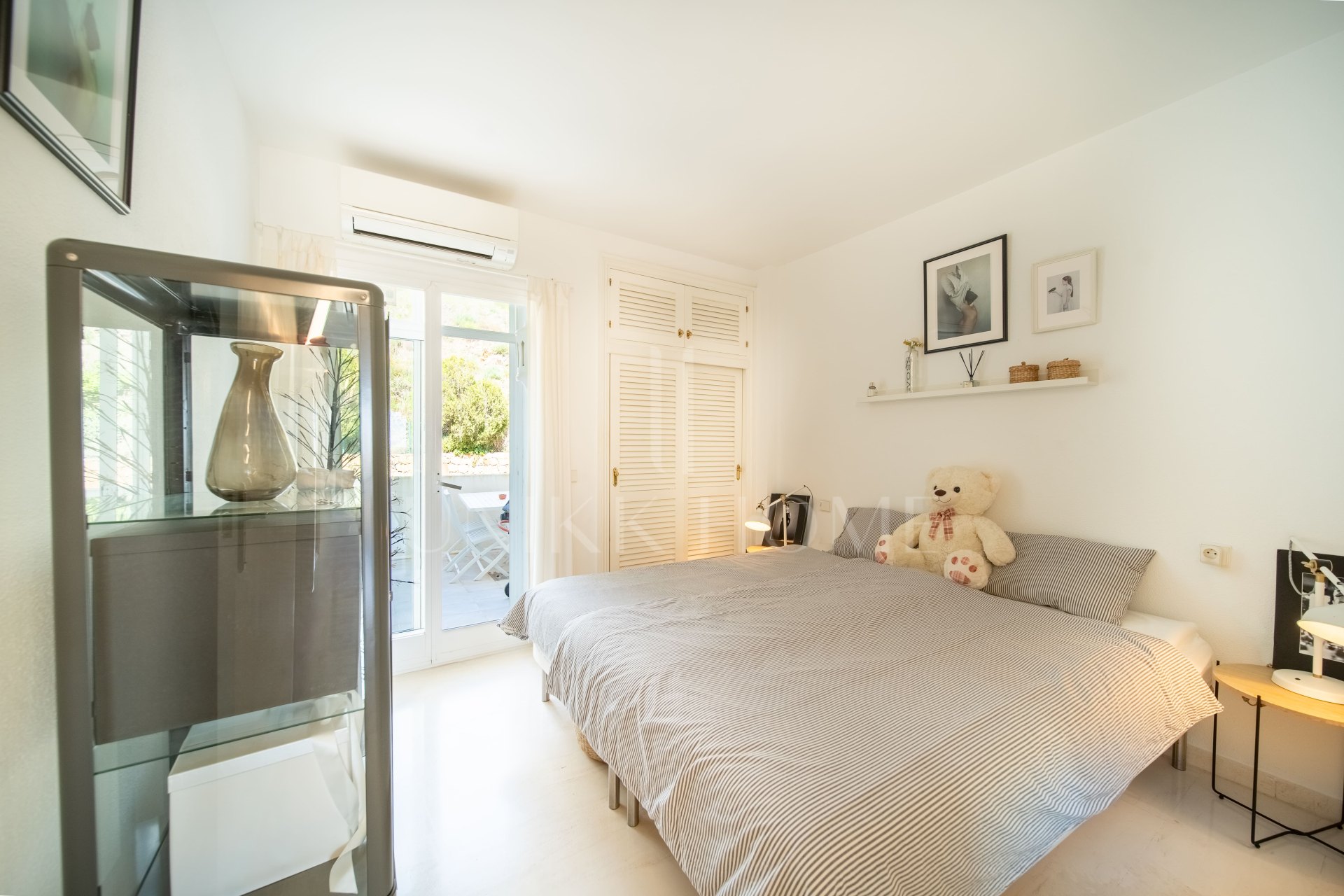 Two Bedroom Apartment with Panoramic Sea Views, Calahonda