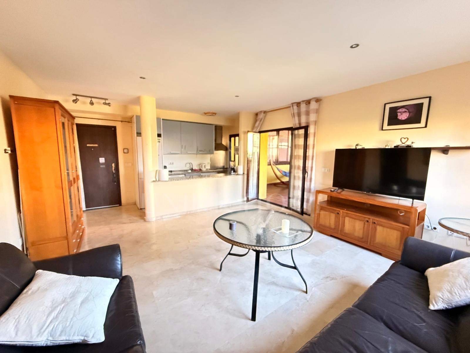Spacious and bright apartment in a central location close to the beach in Estepona