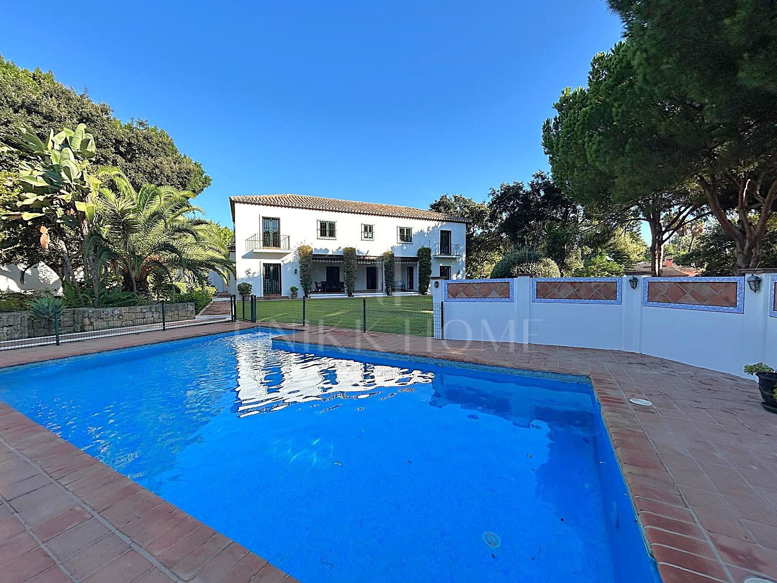 Beautiful detached villa, with many traditional Spanish features located in the prestigious development of Sotogrande.