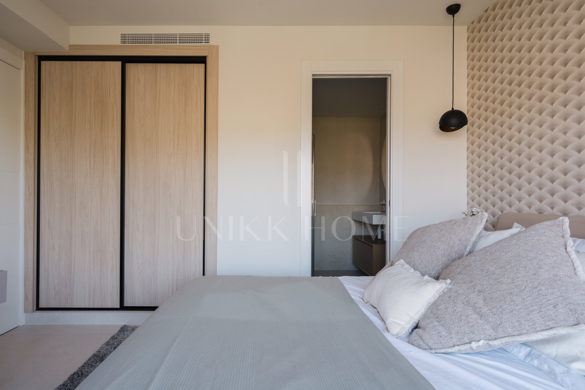 Duplex penthouse with panoramic views in Les Belvederes