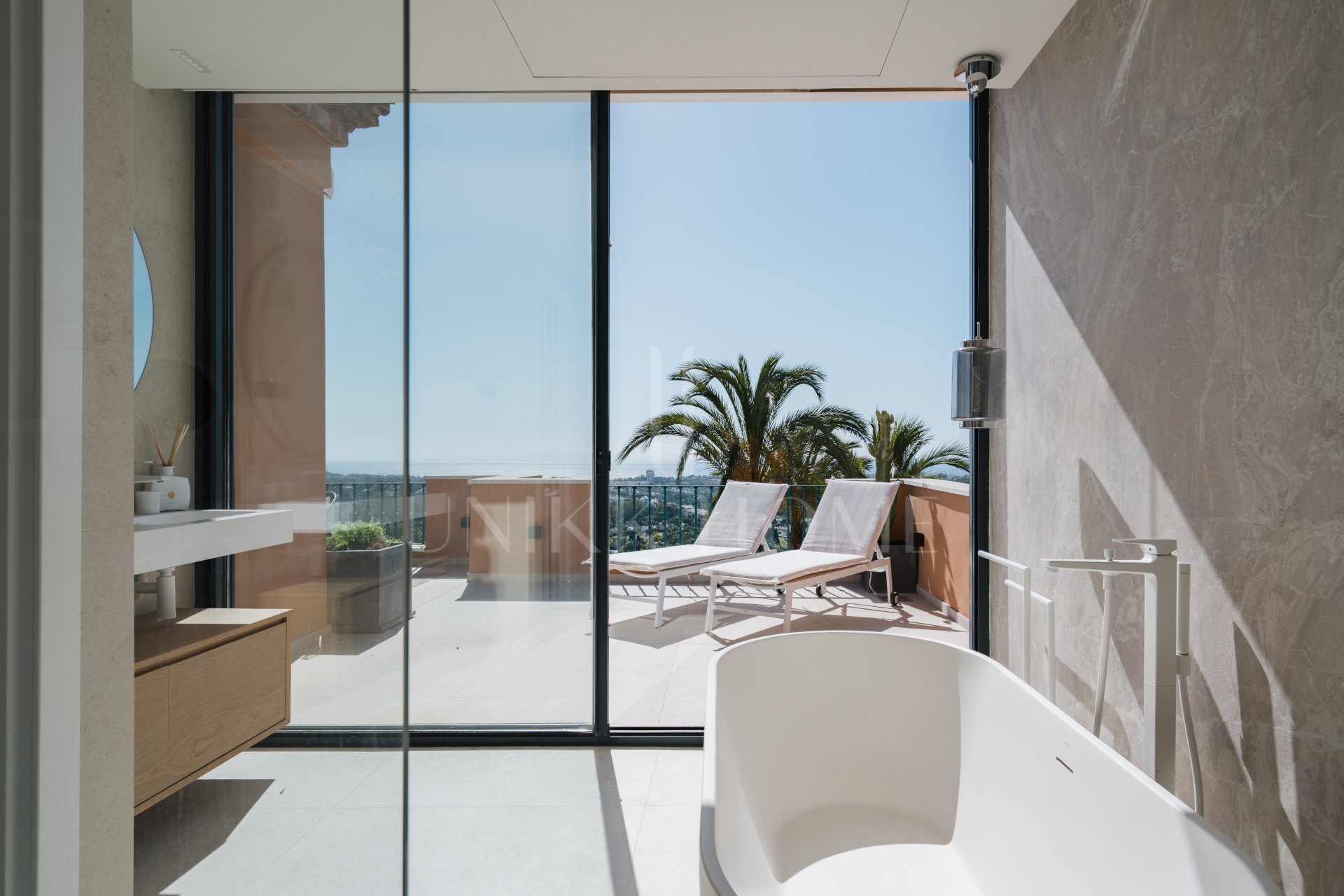 Duplex penthouse with panoramic views in Les Belvederes