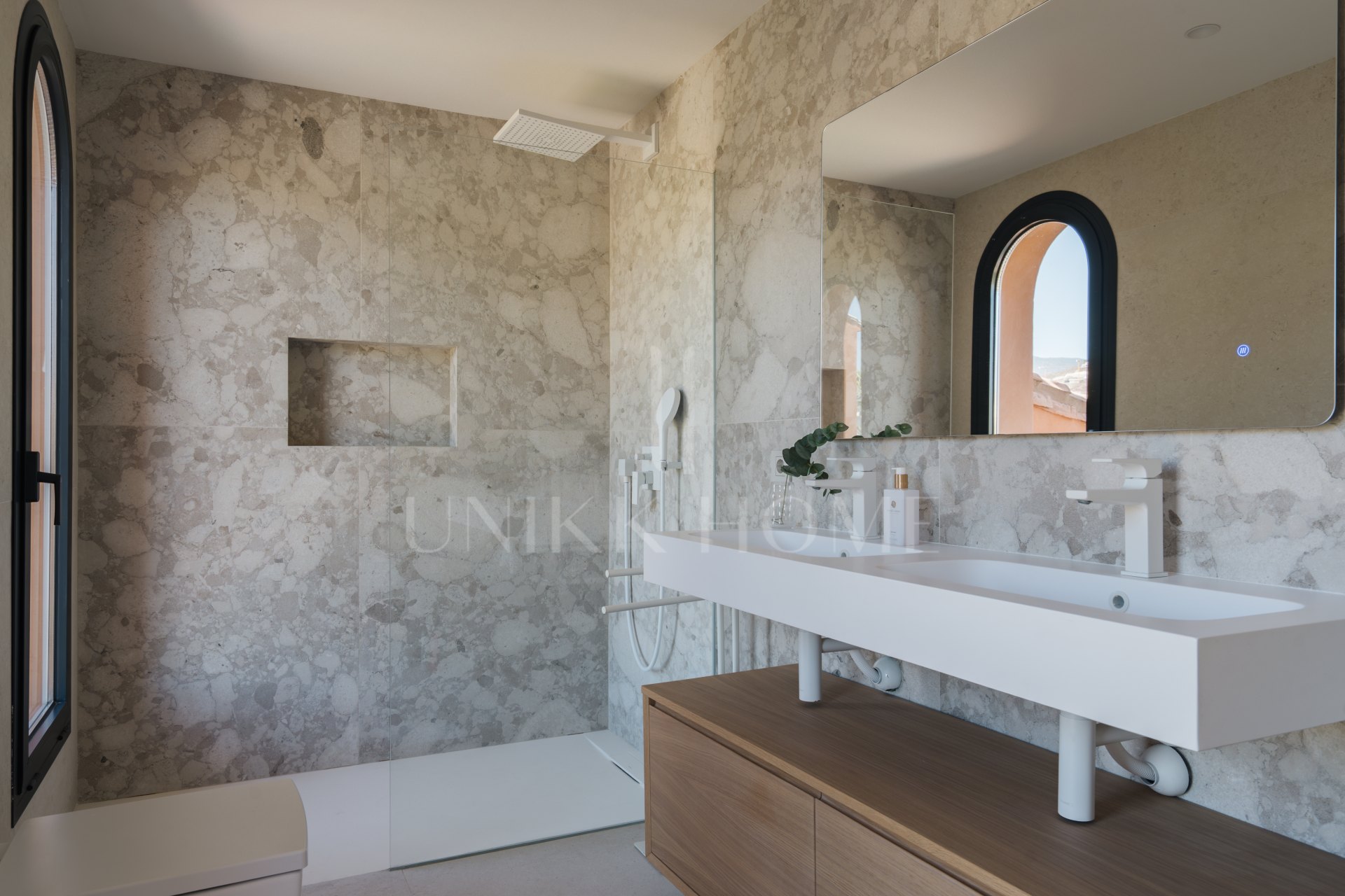 Duplex penthouse with panoramic views in Les Belvederes