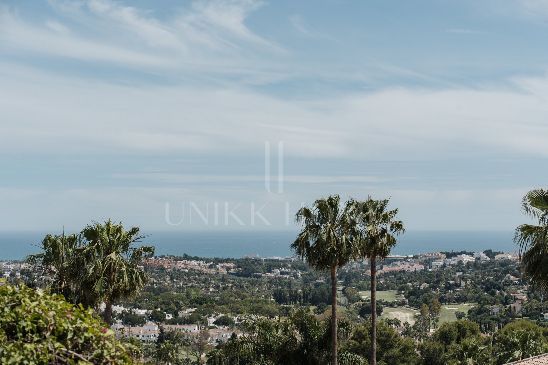Duplex penthouse with panoramic views in Les Belvederes