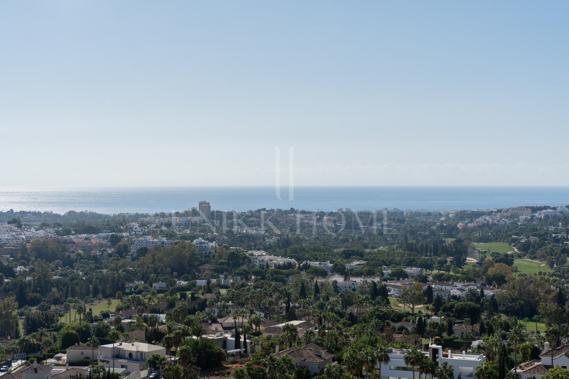 Duplex penthouse with panoramic views in Les Belvederes