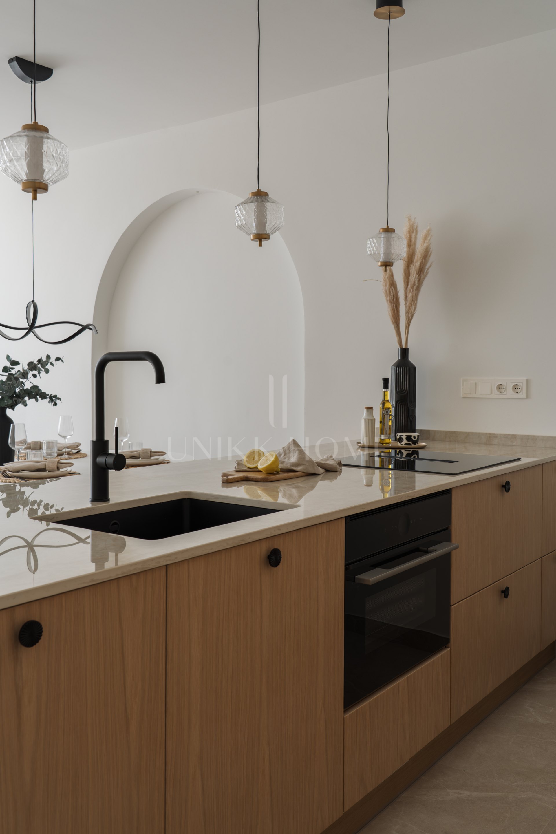 Beautifully refurbished 4 bedroom townhouse in the heart of Nueva Andalucía