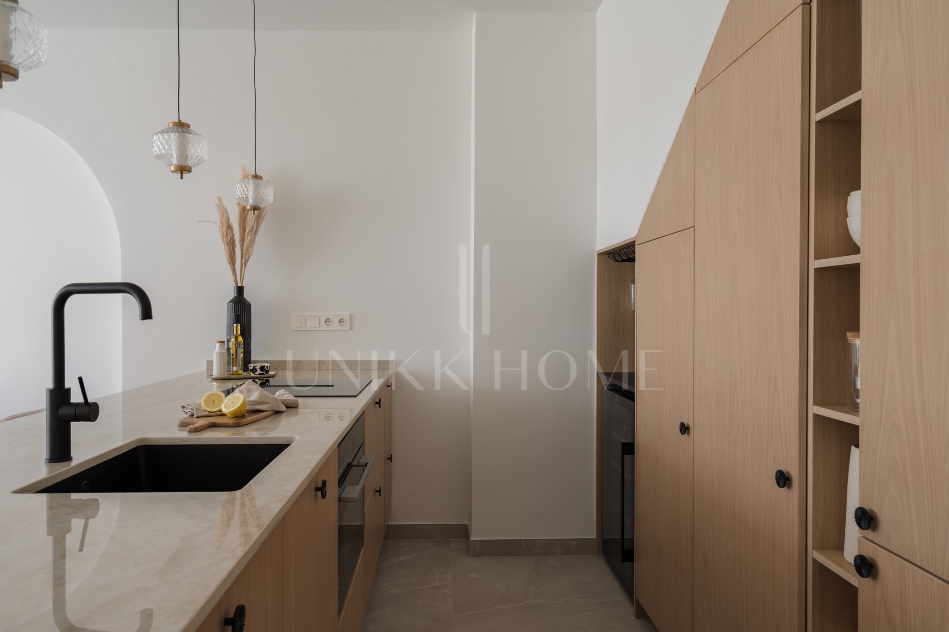 Beautifully refurbished 4 bedroom townhouse in the heart of Nueva Andalucía