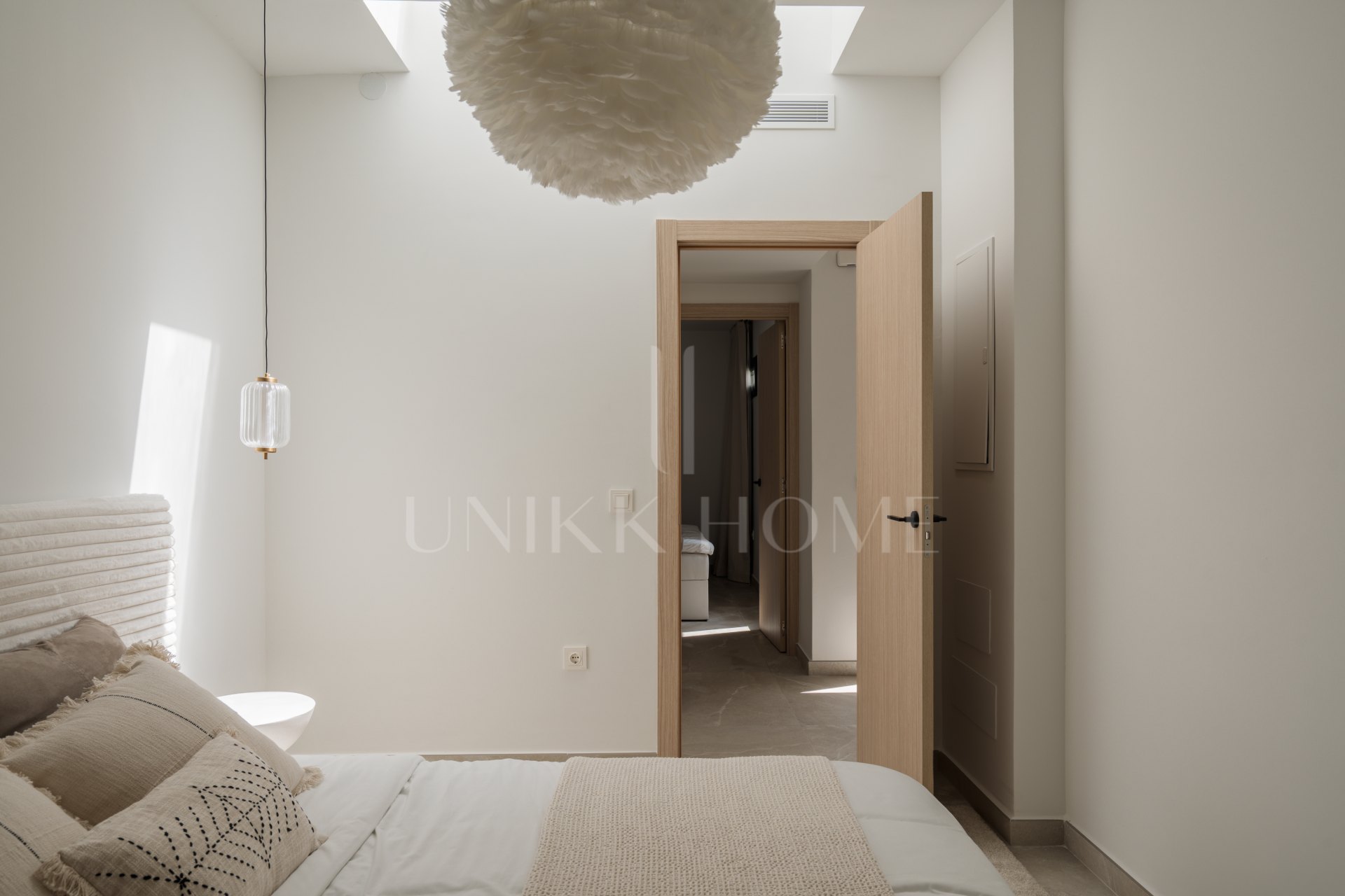 Beautifully refurbished 4 bedroom townhouse in the heart of Nueva Andalucía