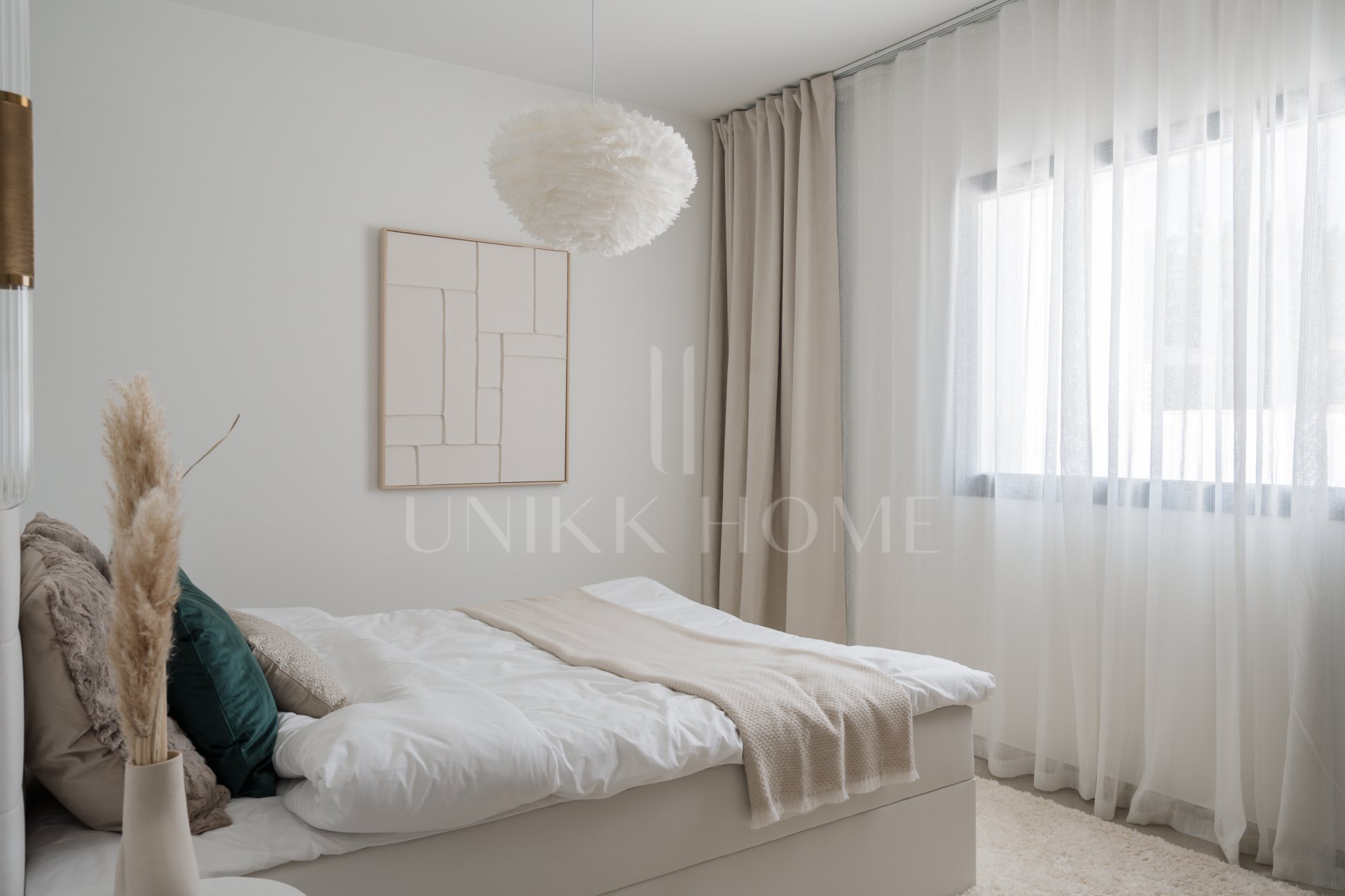 Beautifully refurbished 4 bedroom townhouse in the heart of Nueva Andalucía