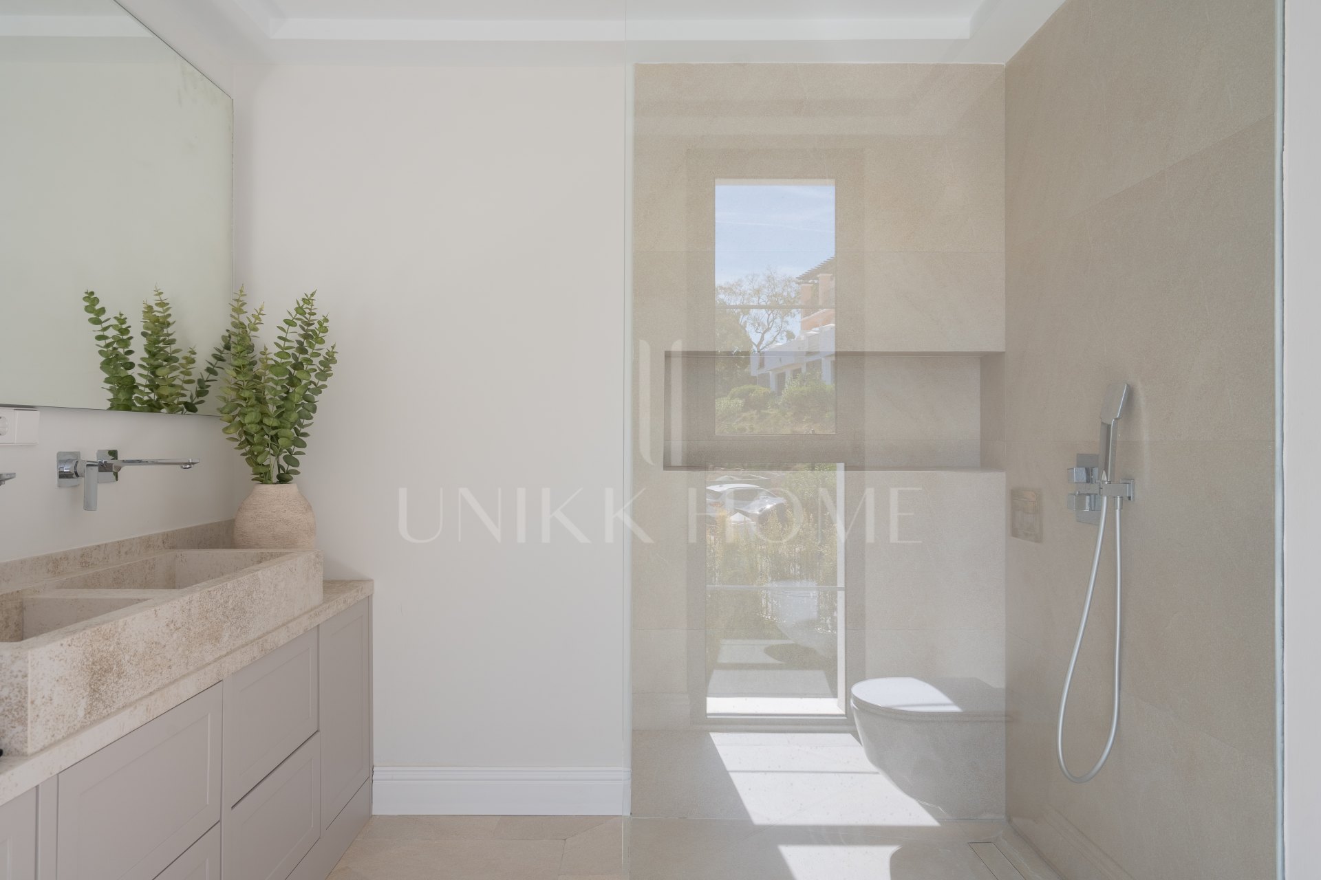 Stunning newly built family villa in Los Arqueros