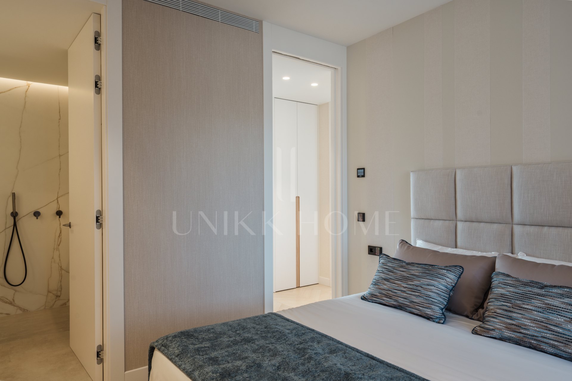 Stunning newly renovated four bedroom apartment in Les Belvédères, Nueva Andalucía