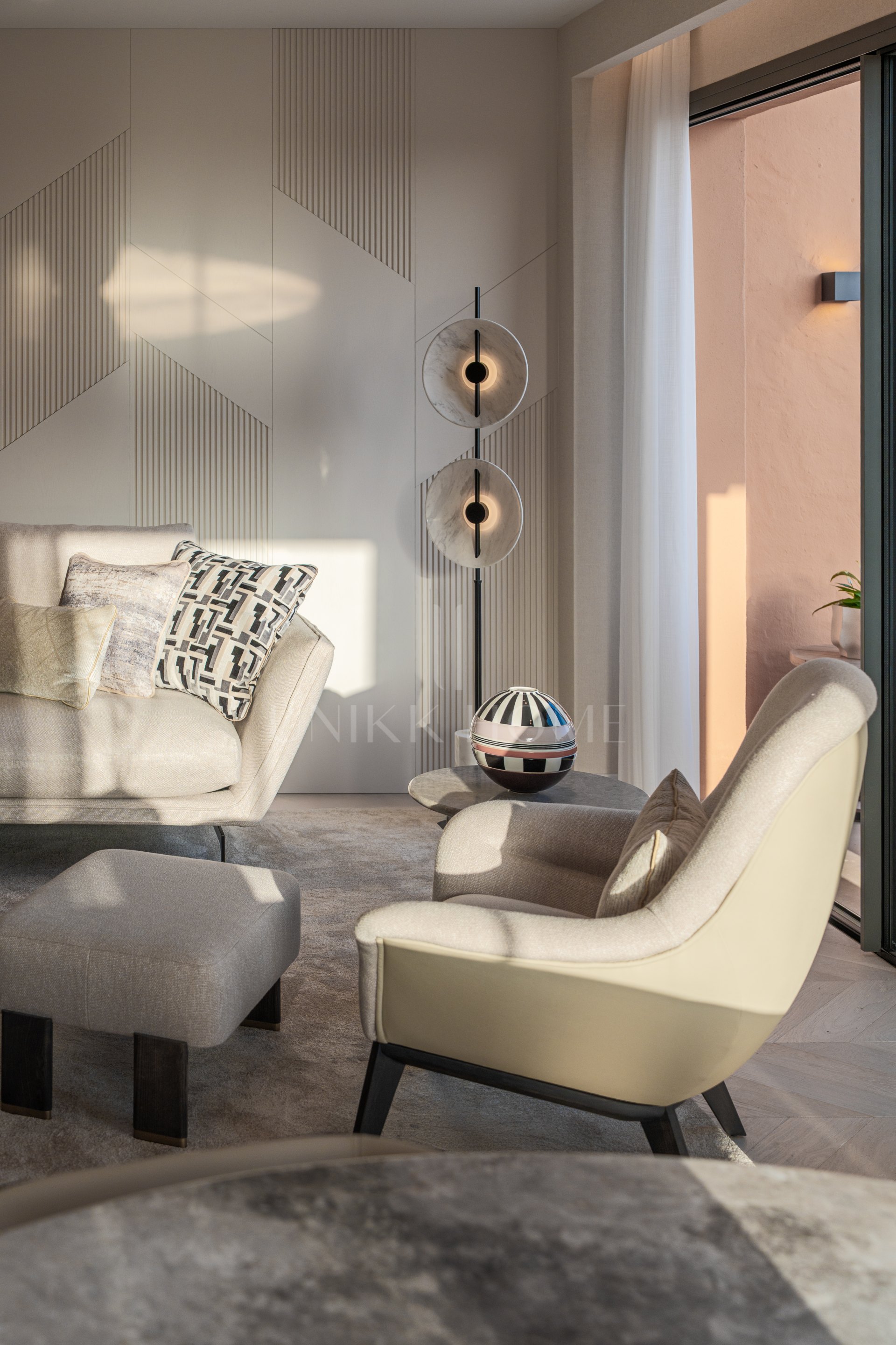 Impresionante apartamento de cuatro dormitorios recientemente renovado en Les Belvédères, Nueva Andalucía.