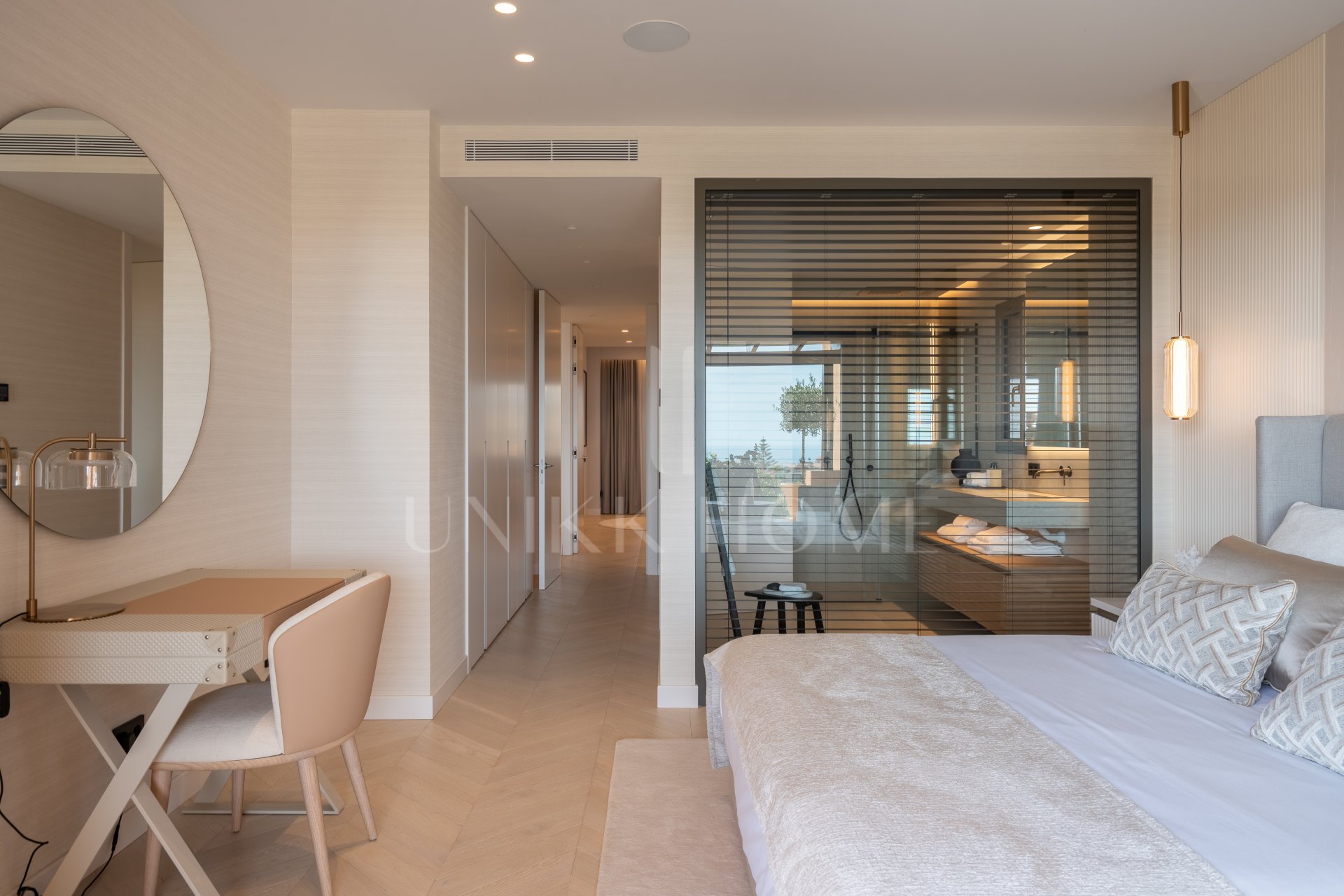 Stunning newly renovated four bedroom apartment in Les Belvédères, Nueva Andalucía