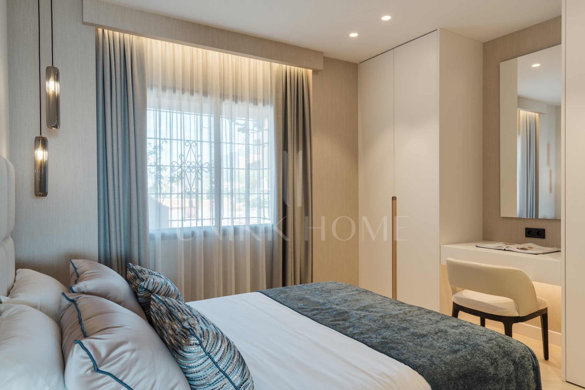 Stunning newly renovated four bedroom apartment in Les Belvédères, Nueva Andalucía