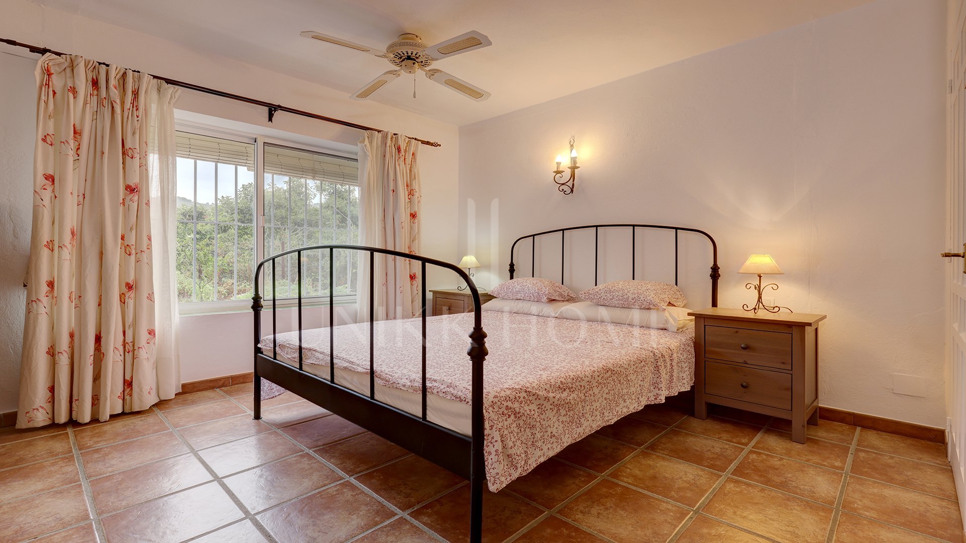 Charming Finca with Private Pool, Solarium, BBQ and Orchard in San Pablo de Buceite