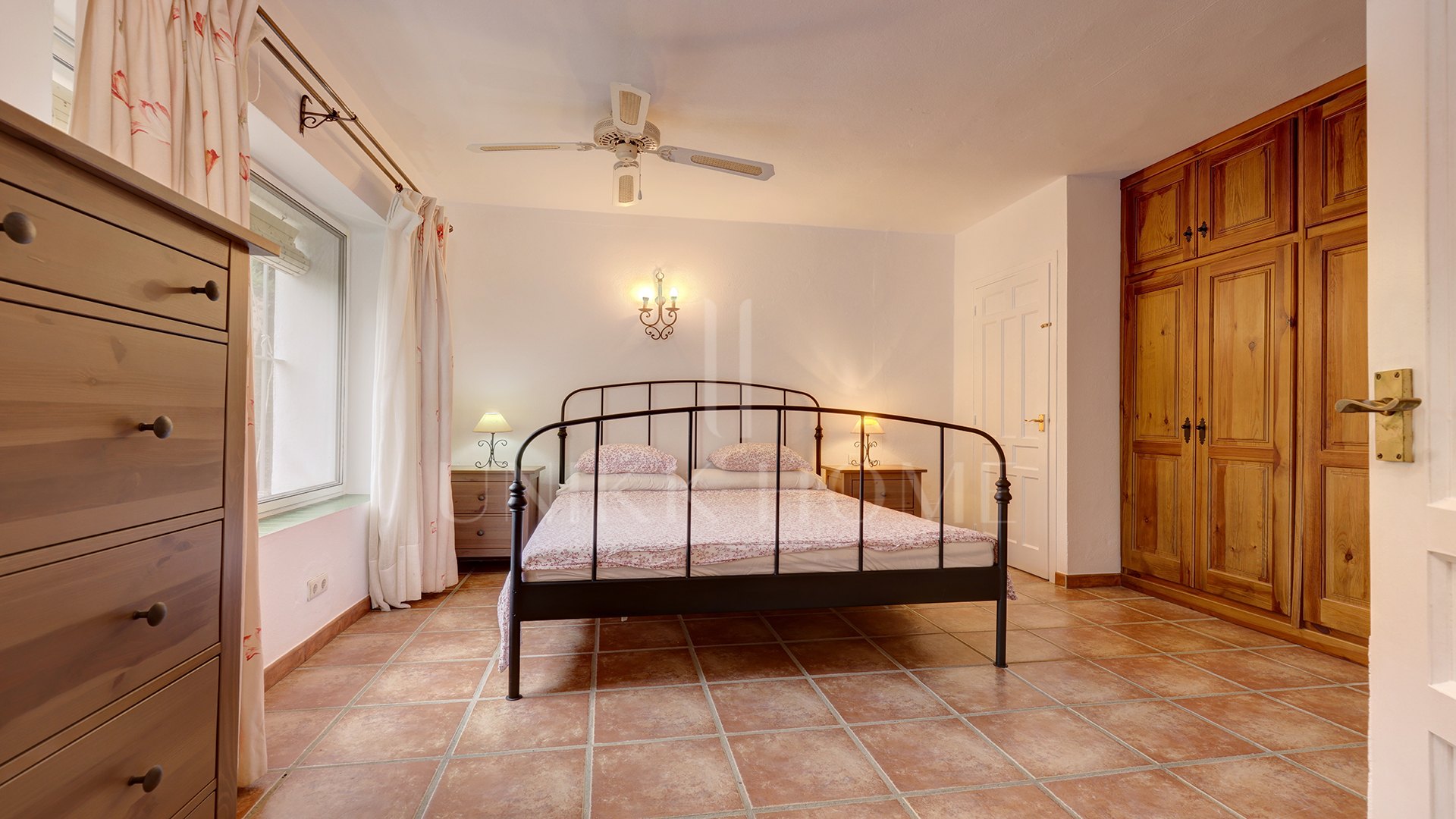 Charming Finca with Private Pool, Solarium, BBQ and Orchard in San Pablo de Buceite