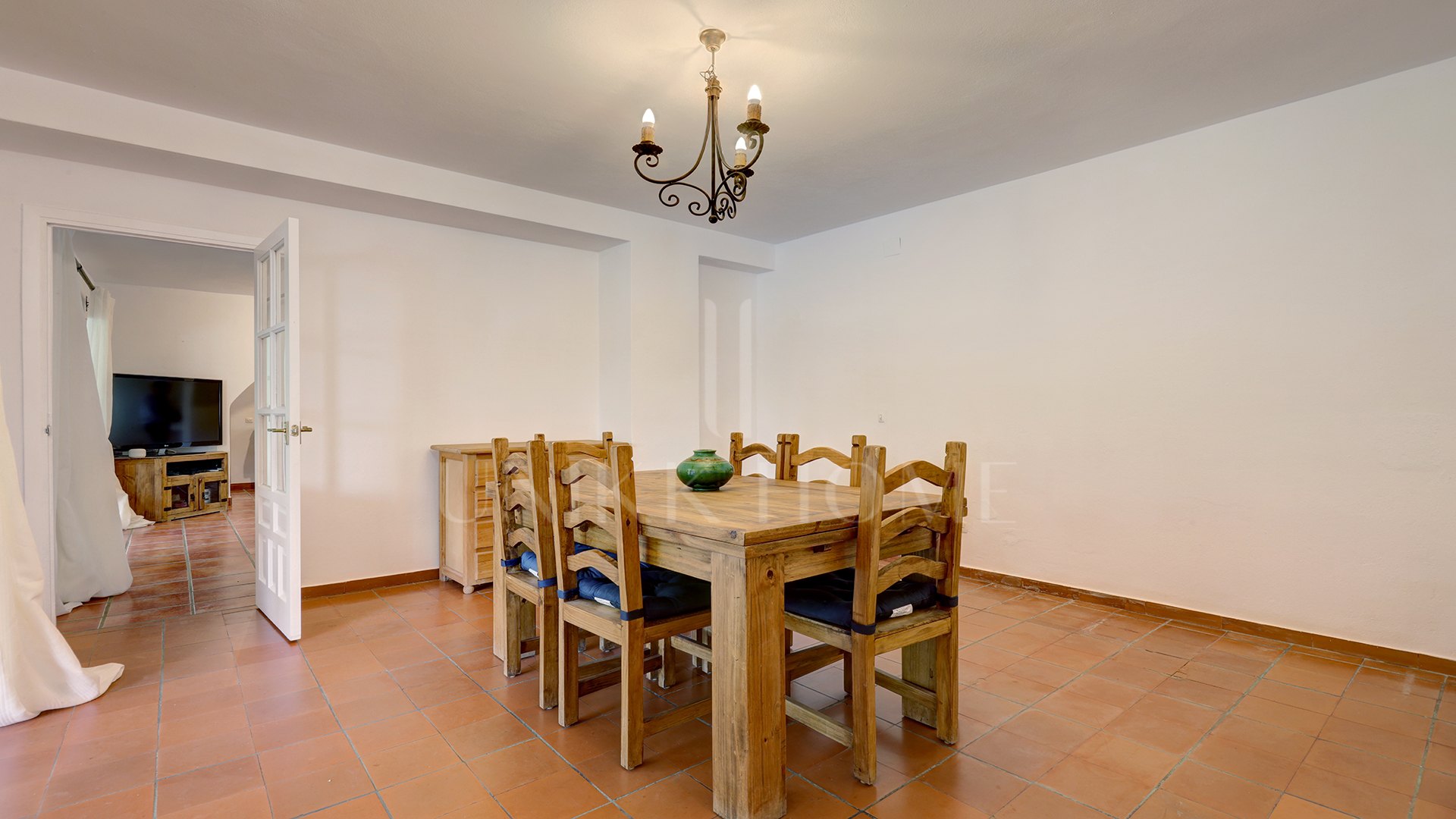 Charming Finca with Private Pool, Solarium, BBQ and Orchard in San Pablo de Buceite