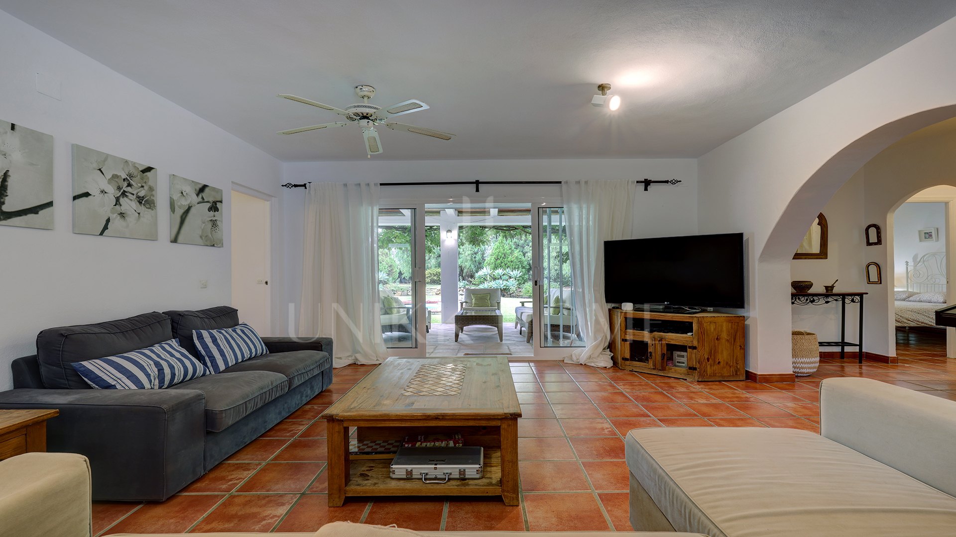 Charming Finca with Private Pool, Solarium, BBQ and Orchard in San Pablo de Buceite