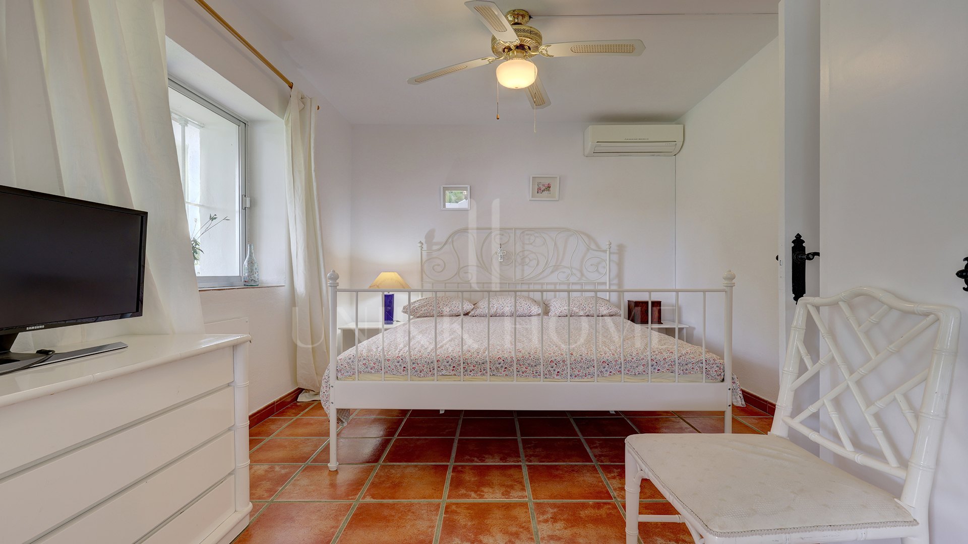 Charming Finca with Private Pool, Solarium, BBQ and Orchard in San Pablo de Buceite